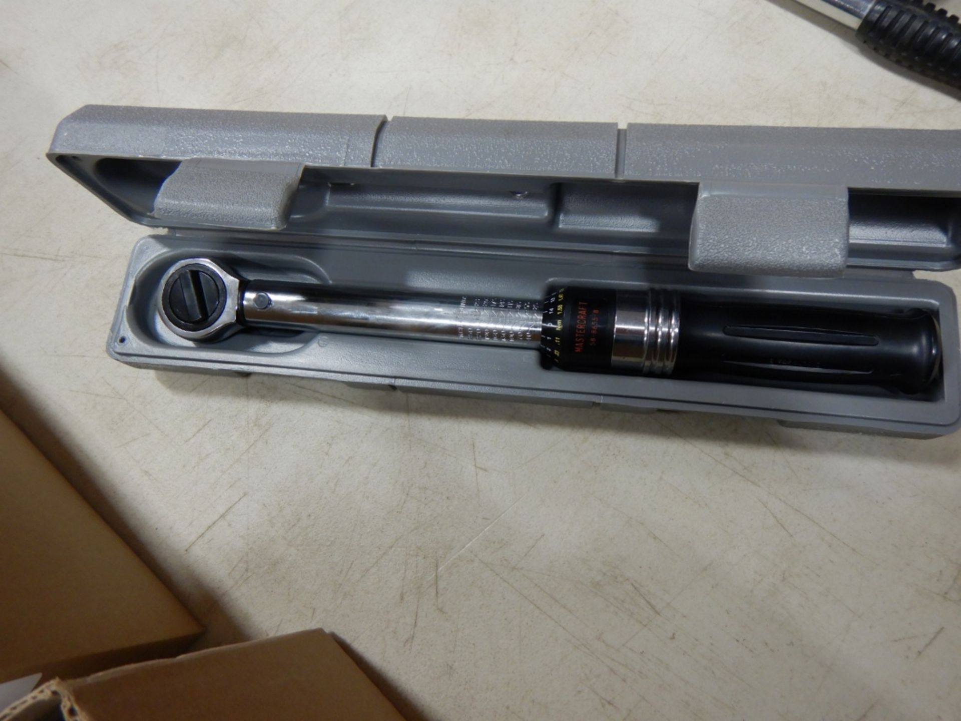 MASTERCRAFT TORQUE WRENCH 3/8IN DRIVE 25-250FT/LBS - 12IN