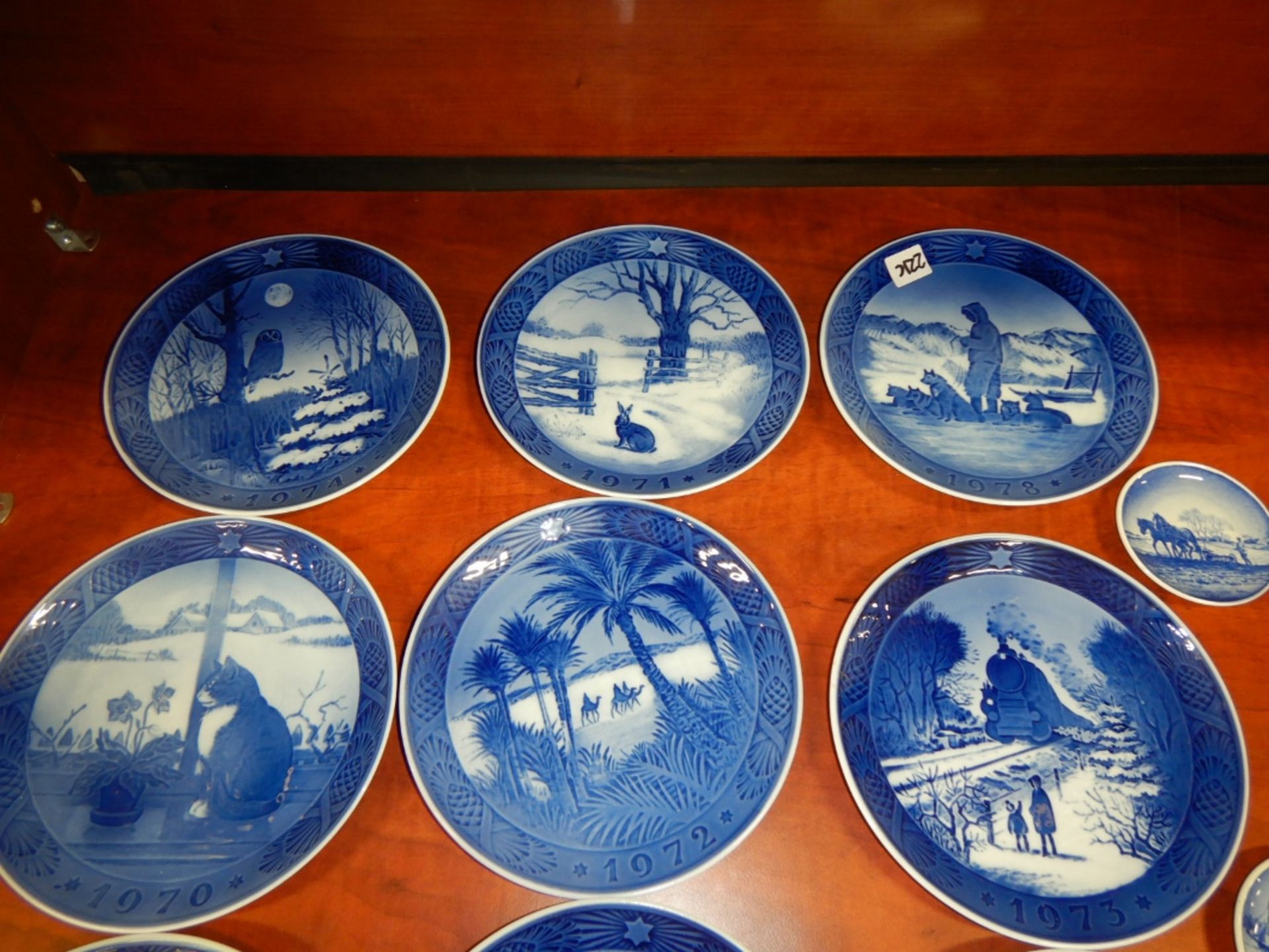 L/O ROYAL COPENHAGEN "GREENLAND SCENERY" COLLECTOR PLATES 1969-1979, 1-VIEWS OF WINNEPEG CHINA - Image 3 of 6