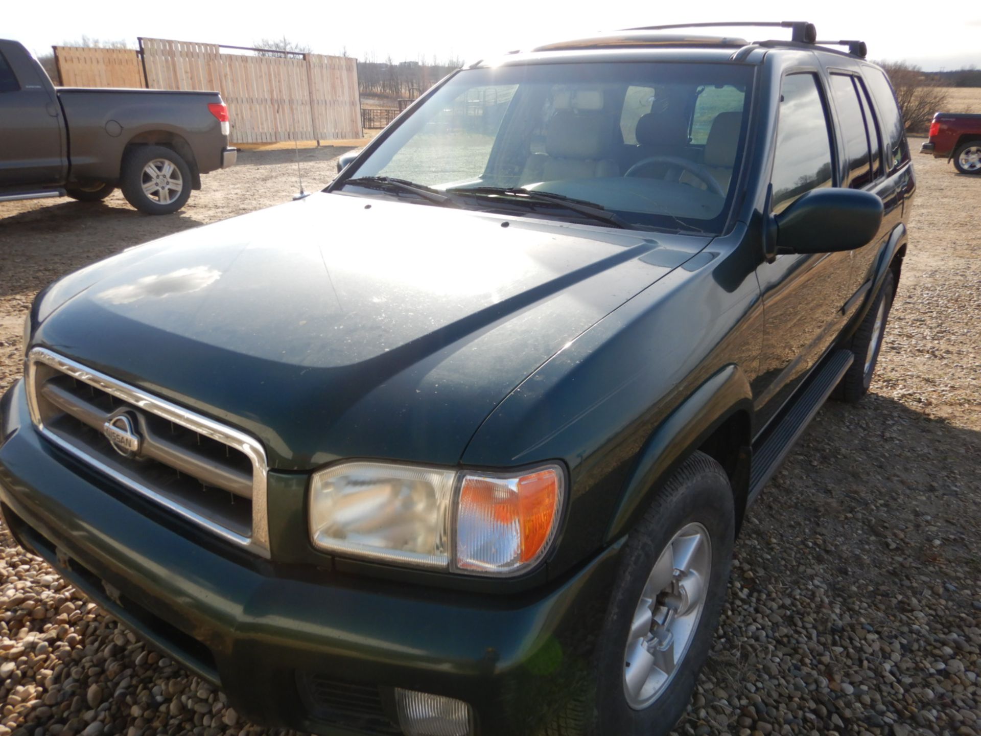 2000 NISSAN PATHFINDER, 2WD, 4DR, CLOTH INTERIOR, 174,215 MILES SHOWING - S/N JN8DR07X01N512600