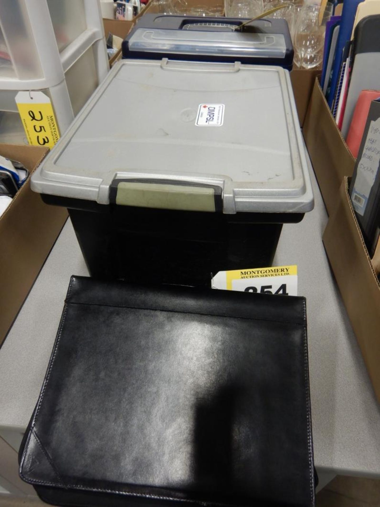 L/O PORTABLE FILING TOTE AND BINDERS