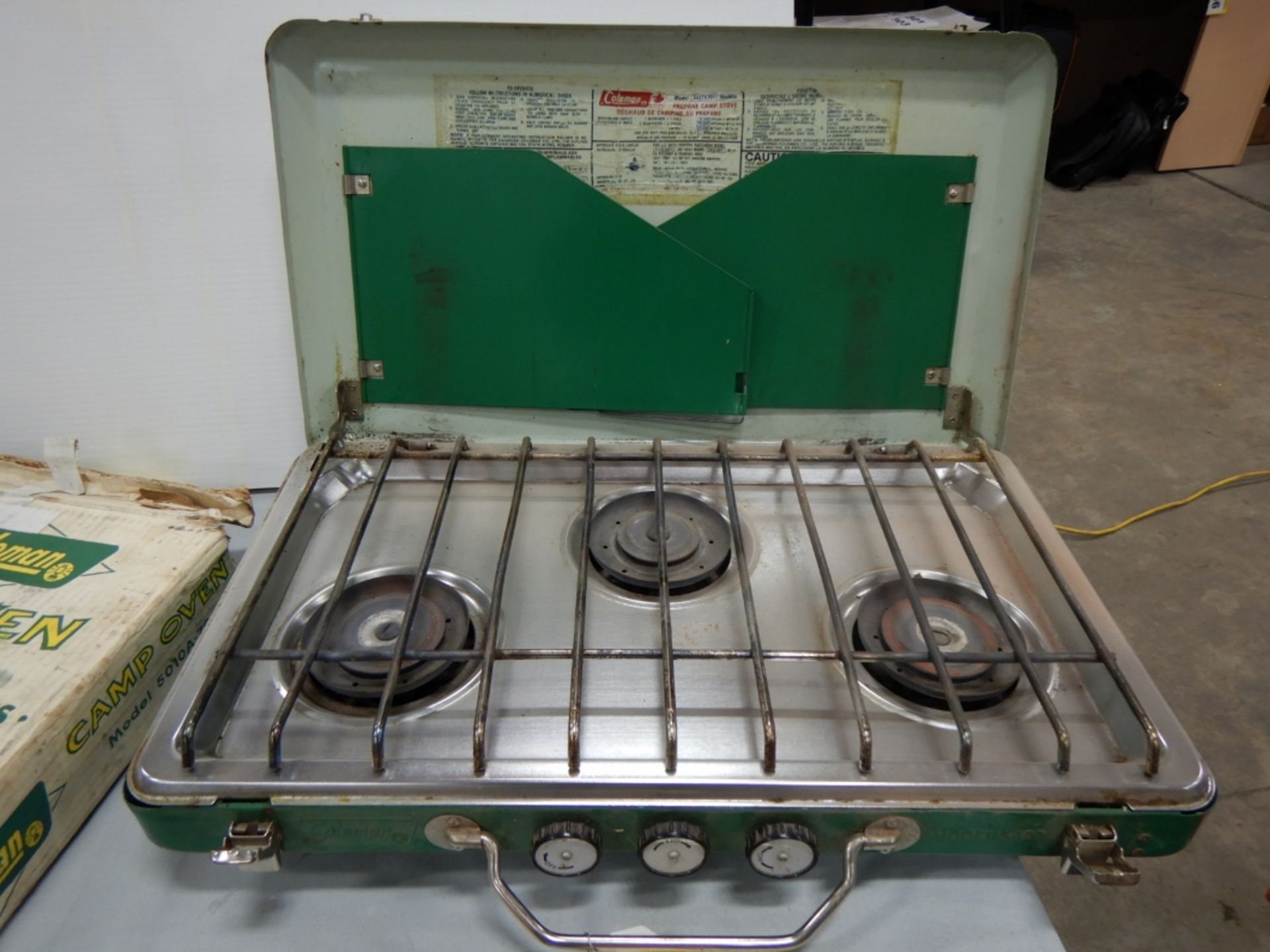 COLEMAN CAMP STOVE WITH FOLDING CAMP OVEN MODEL 5427,MODEL 5010A-700 WITH FISHING TACKLE - Image 3 of 6