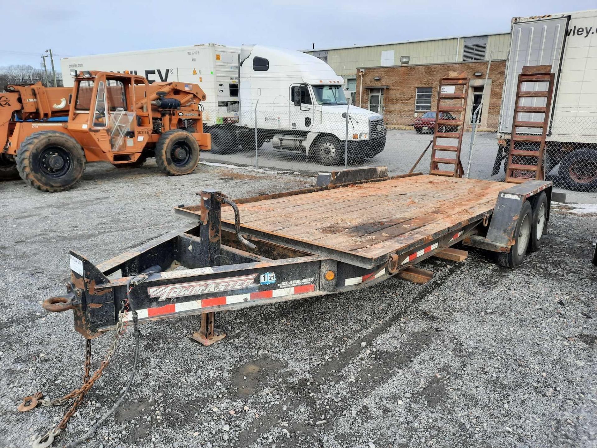 18' TOWMASTER TANDEM AXLE TRAILER