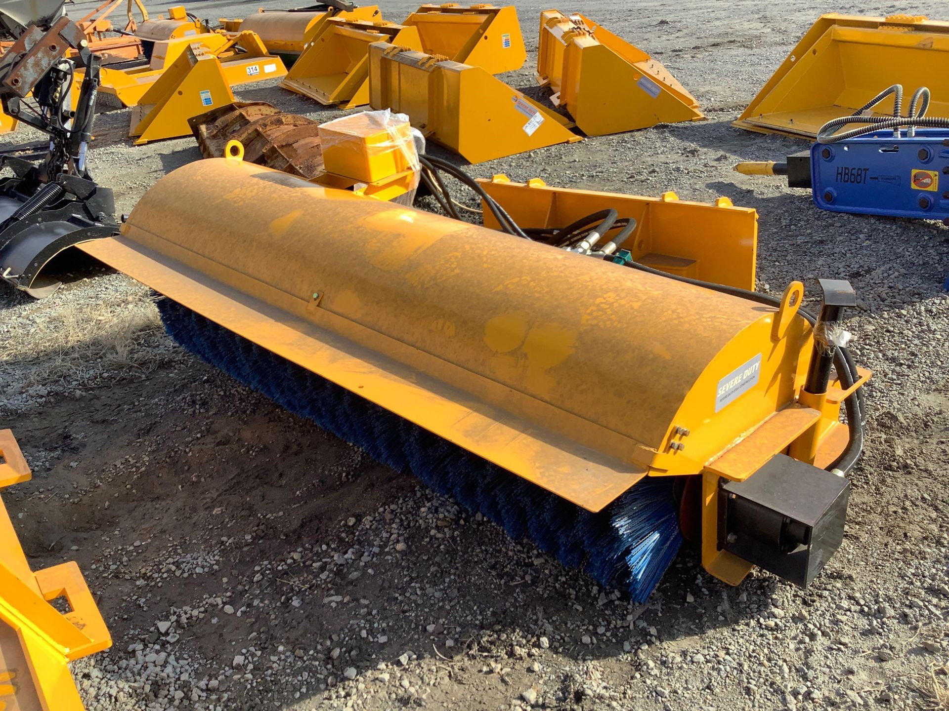 (1) SEVERE DUTY HYDRAULIC BROOM ATTACHMENT