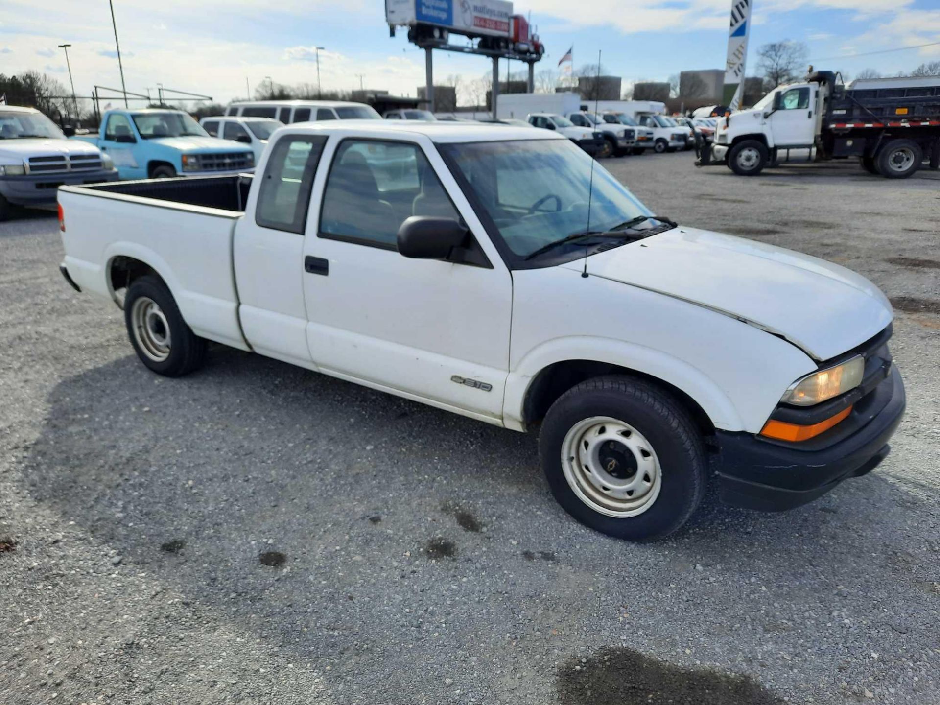 2001 CHEVROLET S10 PICKUP TRUCK - Image 4 of 18