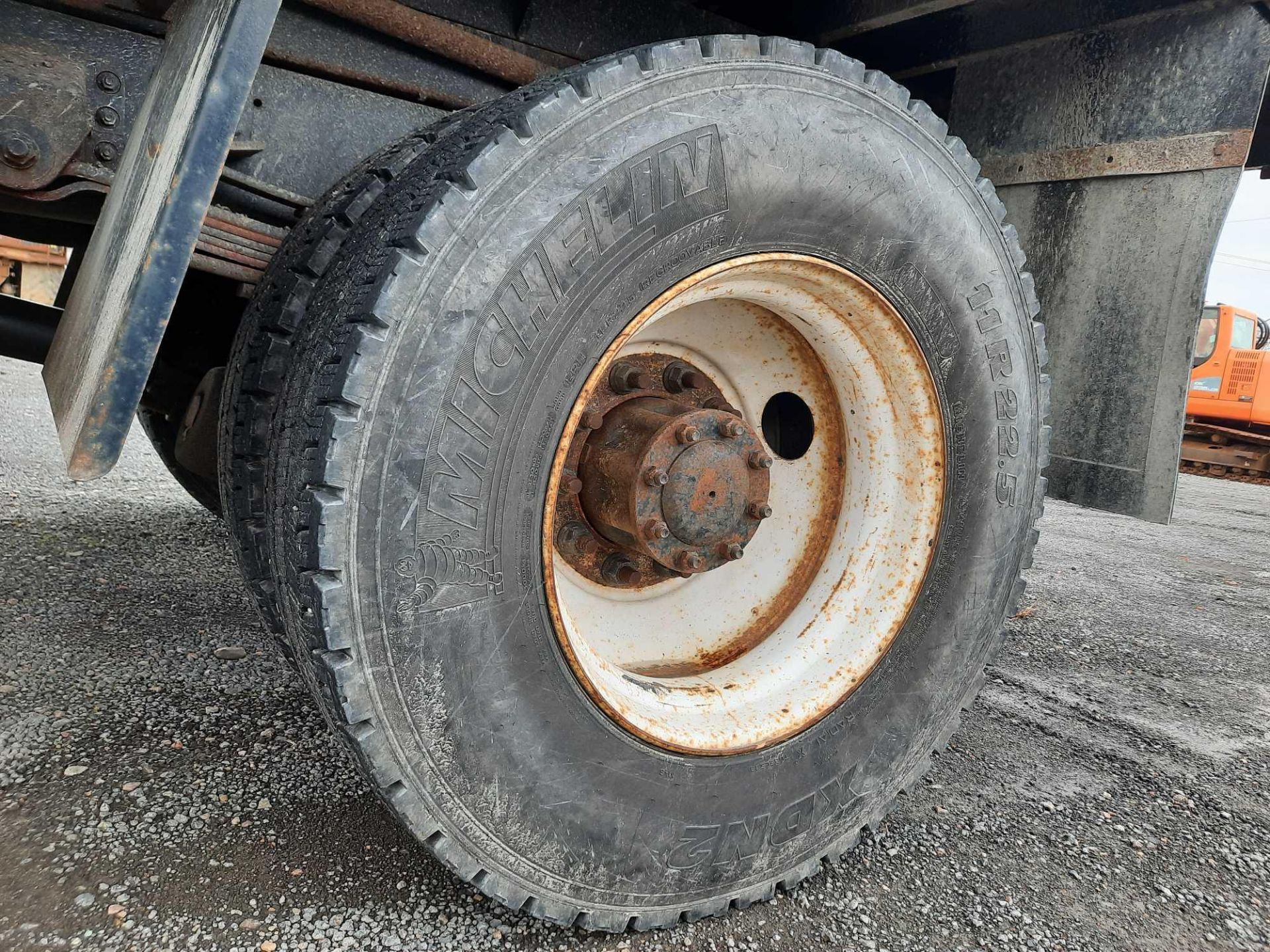 2006 GMC 7500 S/A 10' DUMP TRUCK (VDOT UNIT: R08291) - Image 13 of 19