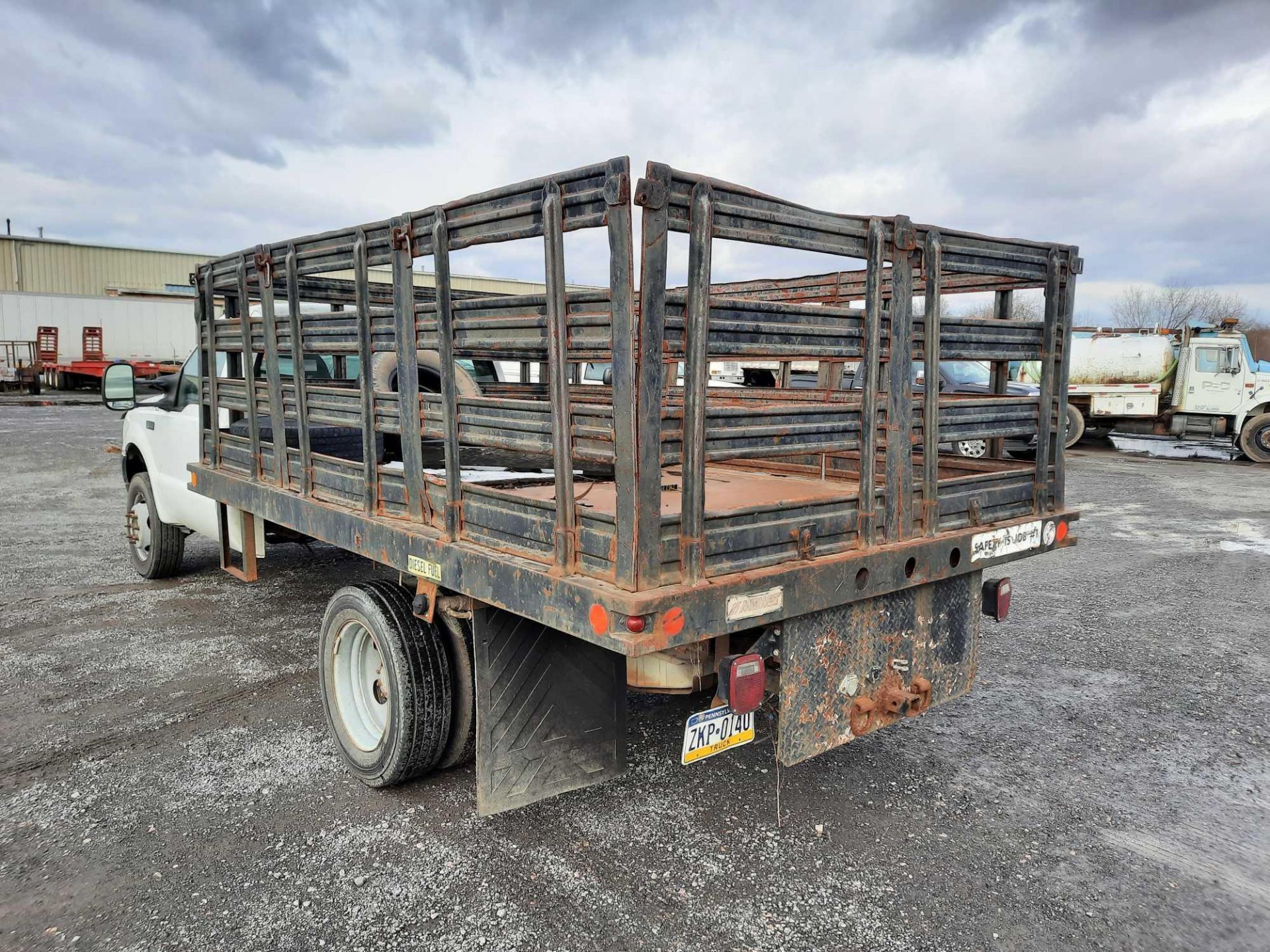 2004 FORD F-450 STAKE BODY TRUCK - Image 2 of 16