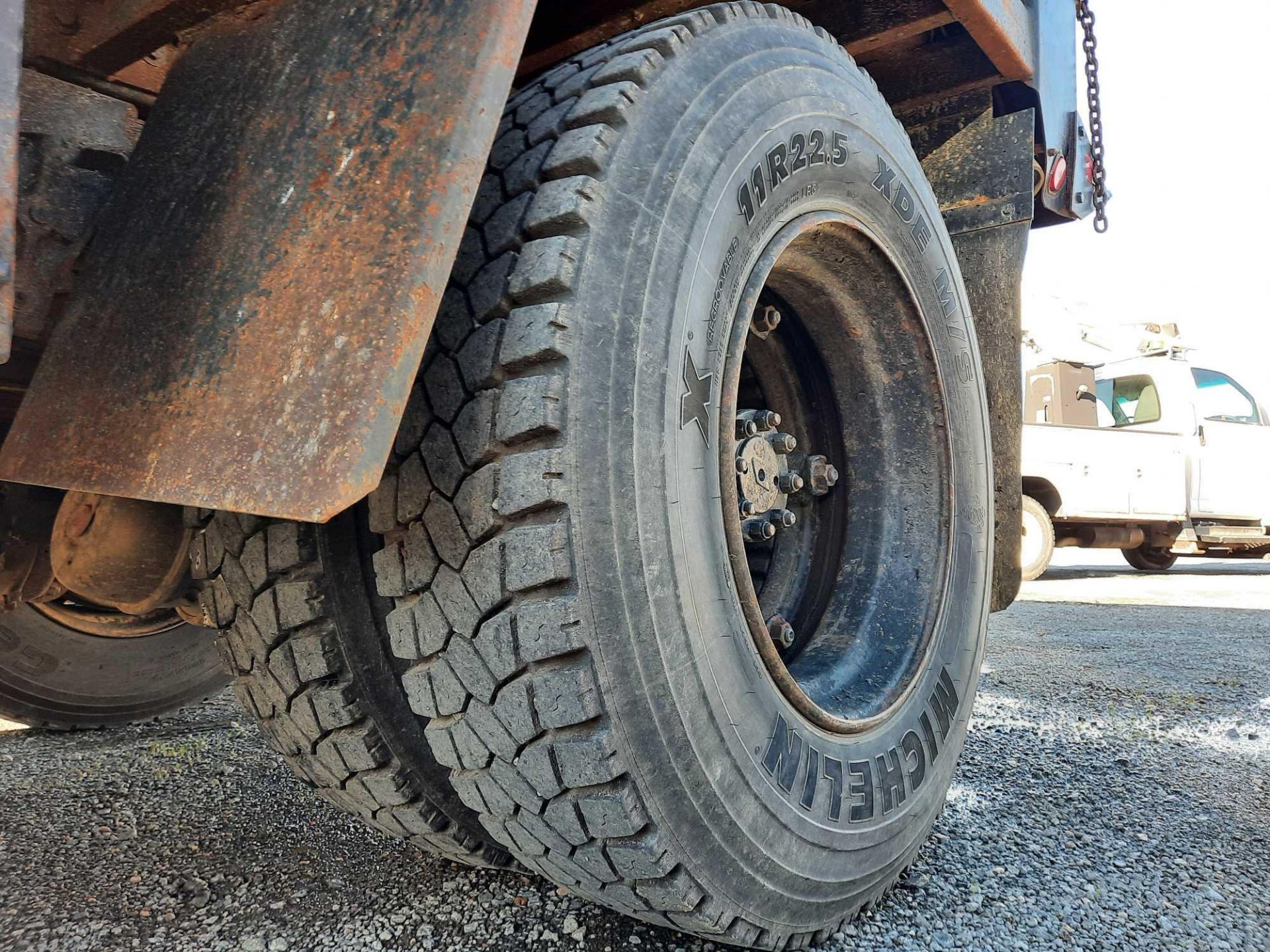 1995 INTERNATIONAL 4700 S/A 10' DUMP TRUCK (VDOT UNIT: R00870) - Image 15 of 23