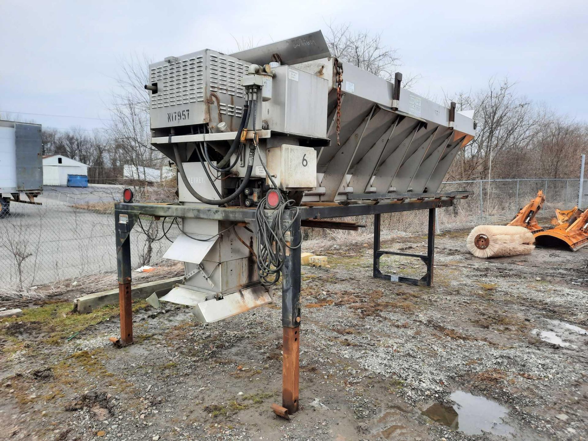 2002 SWENSON EV150 SPREADER (VDOT UNIT #: N17957) - Image 2 of 7