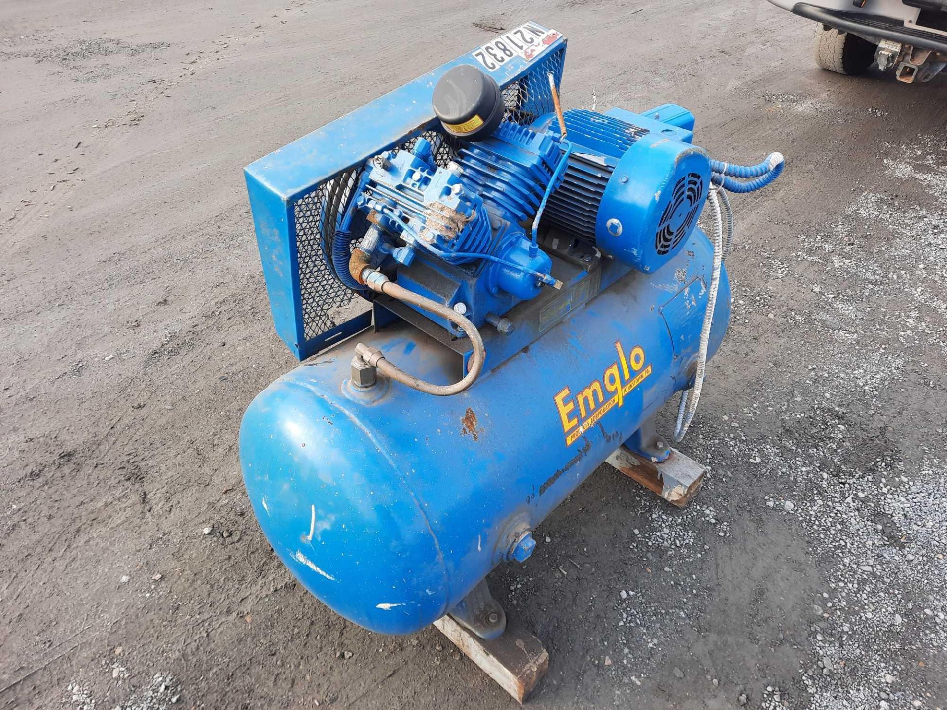 1983 EMGLO GT AIR COMPRESSOR (VDOT UNIT #: N21832) - Image 4 of 4