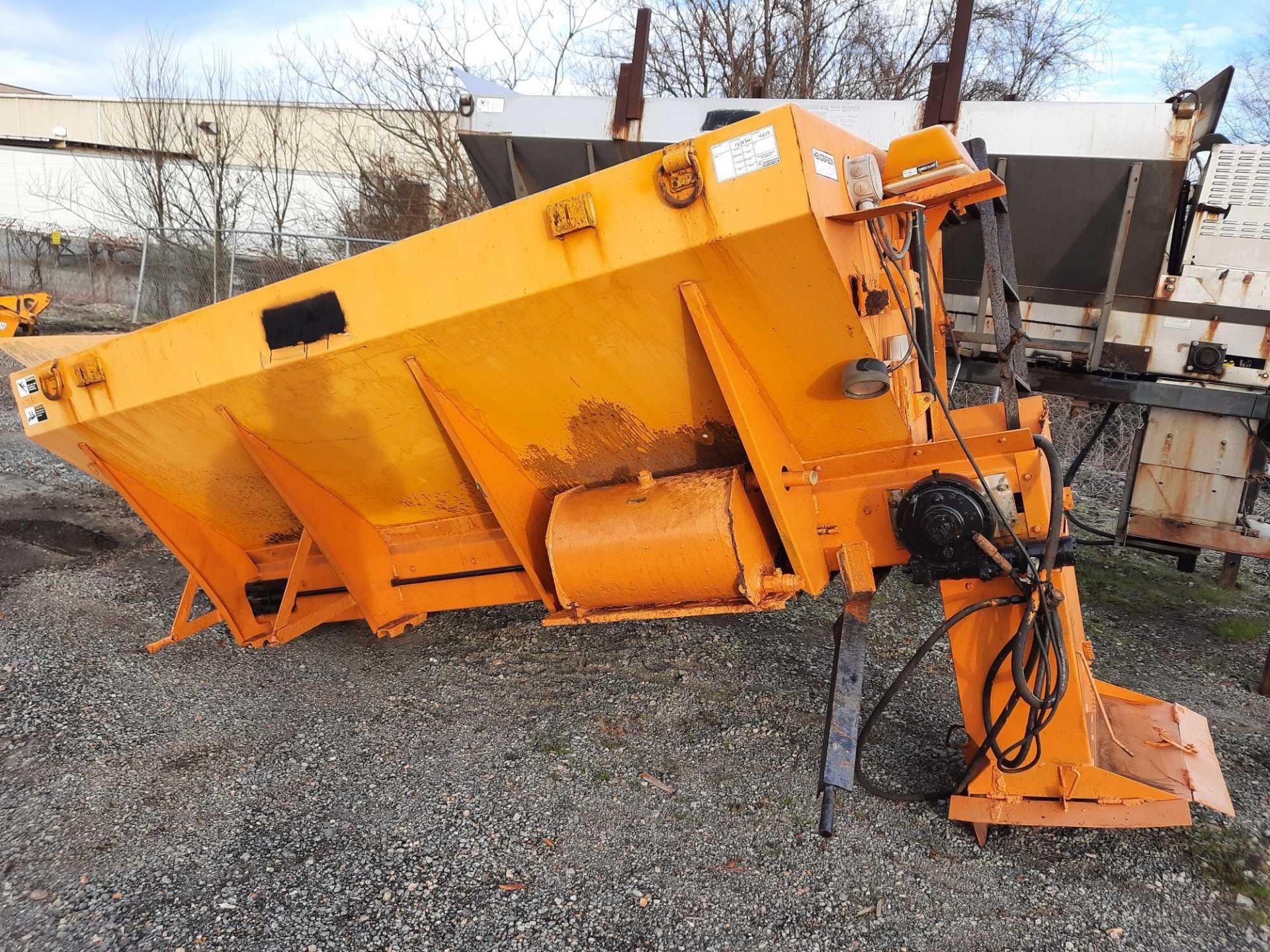 1996 HENDERSON SPREADER (VDOT UNIT: N07681)