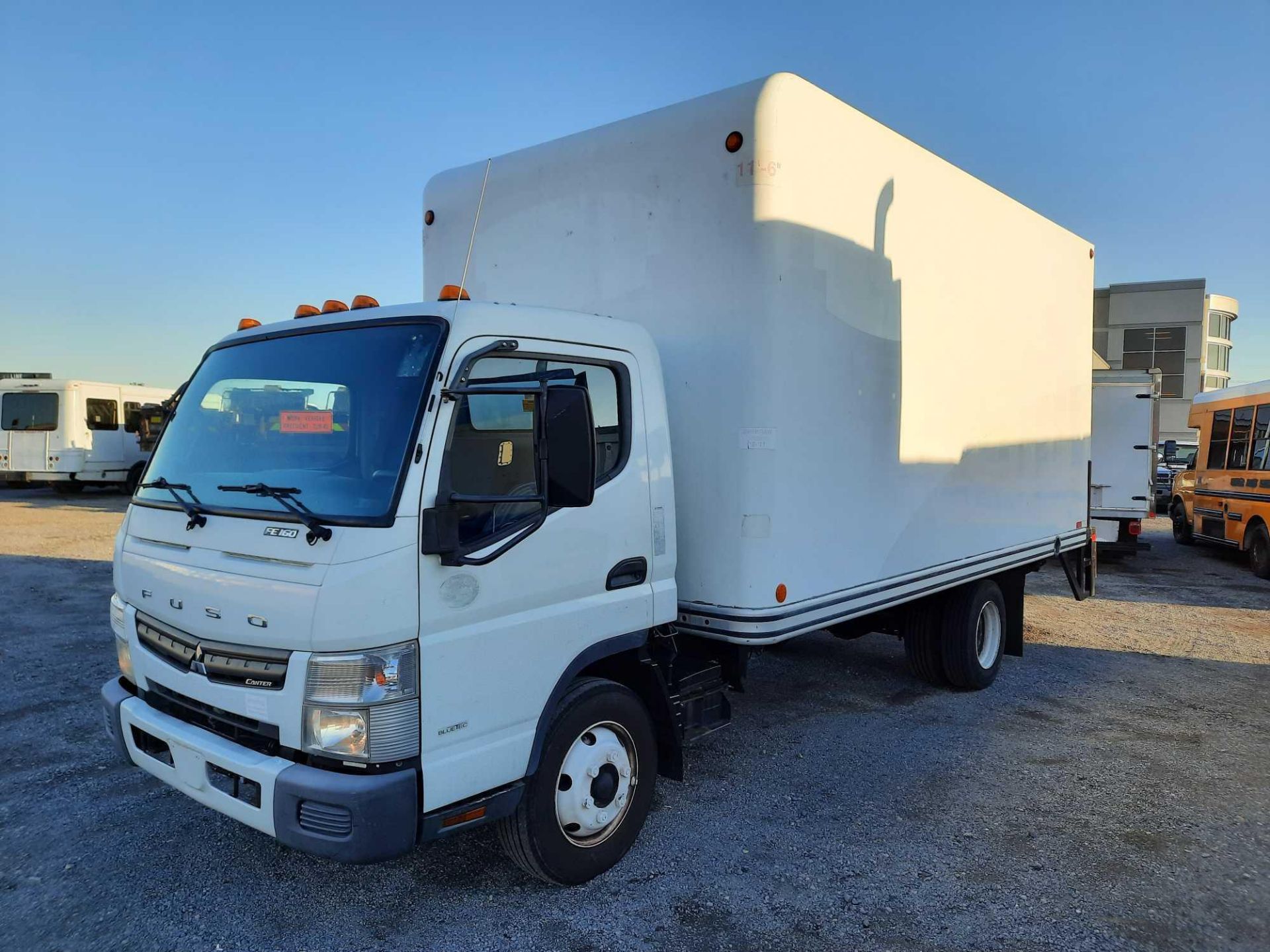 2013 MITSUBISHI FUSO FE720S 16' BOX TRUCK WITH LIFT GATE