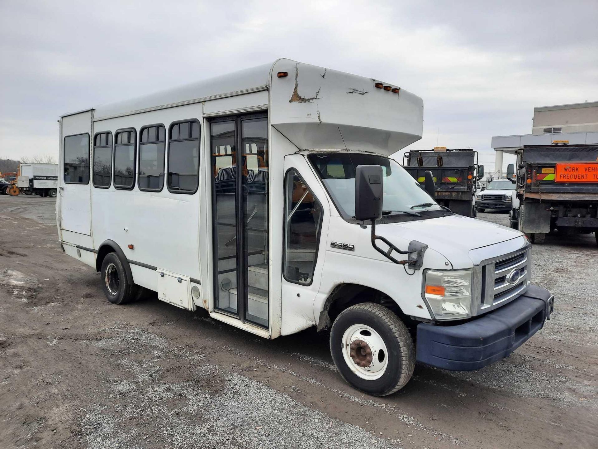 2008 FORD E-450 SHORT BUS - Image 4 of 16