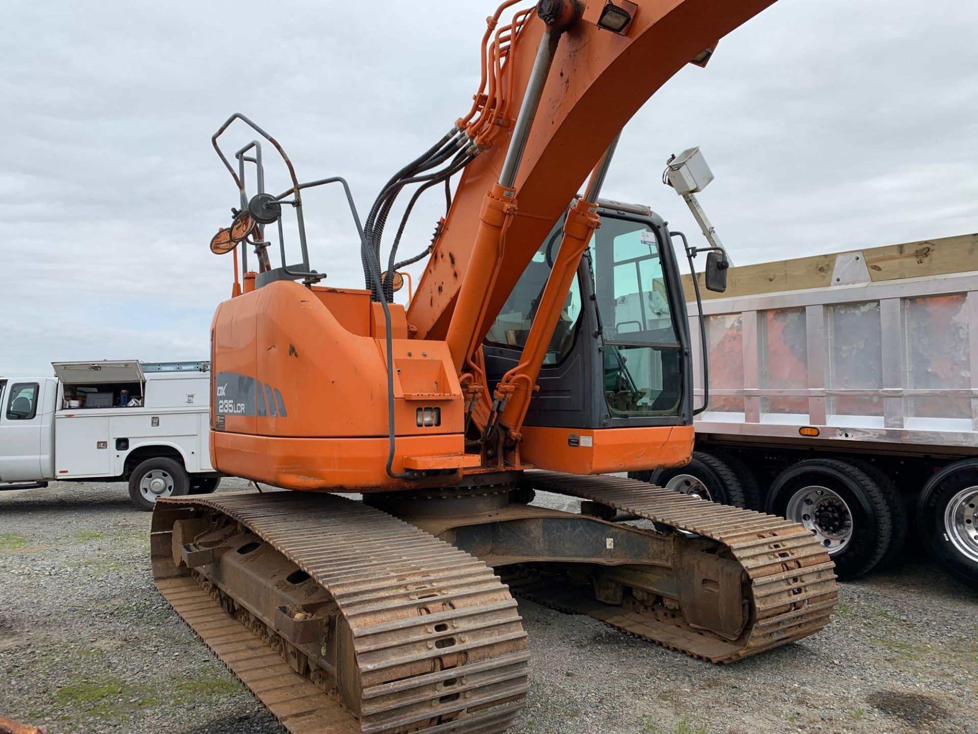 2013 DOOSAN CRAWLER-EXCAVATOR - Image 2 of 4