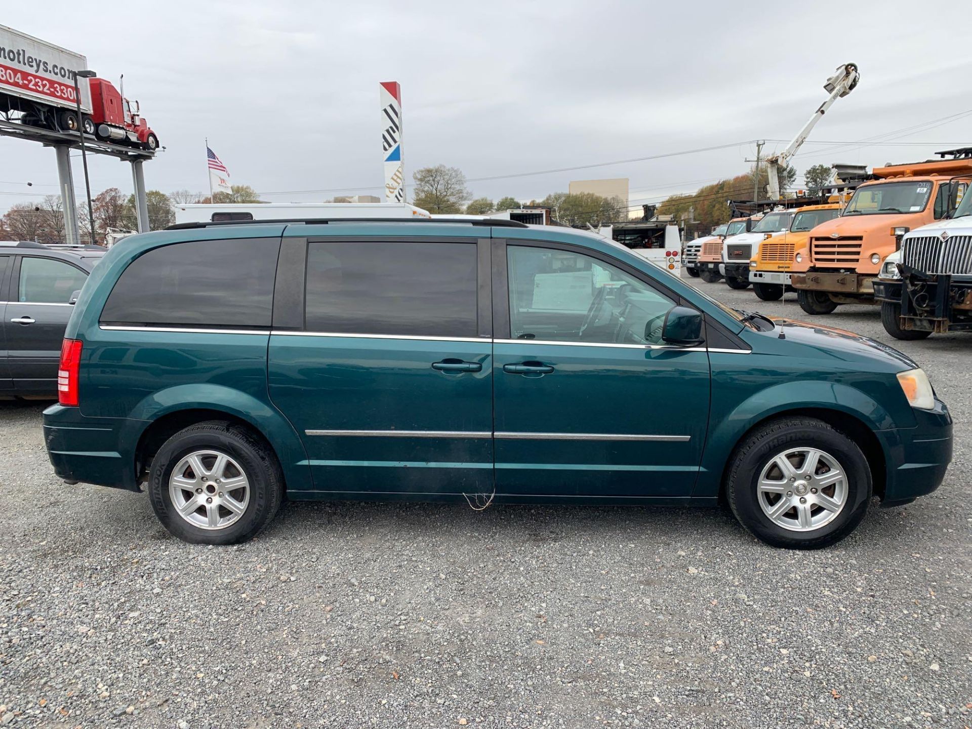 2009 CHRYSLER TOWN & COUNTRY - Image 4 of 19