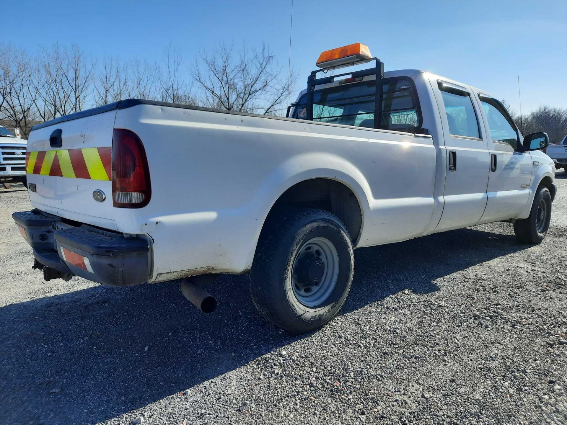 2003 FORD F350 PICK UP TRUCK (VDOT # R06582) - Image 2 of 15