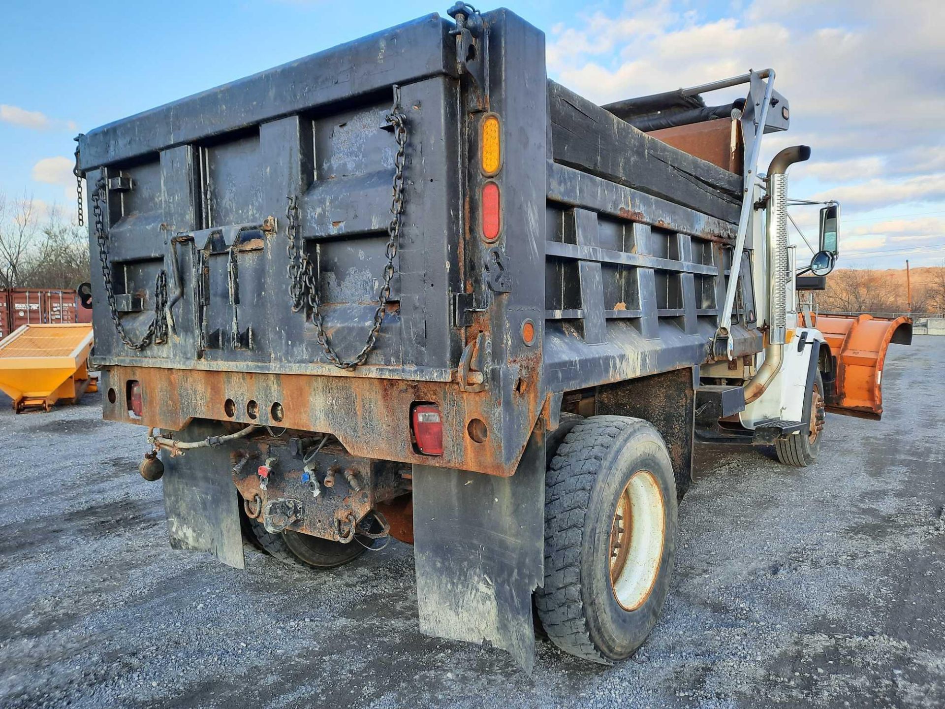 2004 FREIGHTLINER FL80 DUMP TRUCK - Image 3 of 15