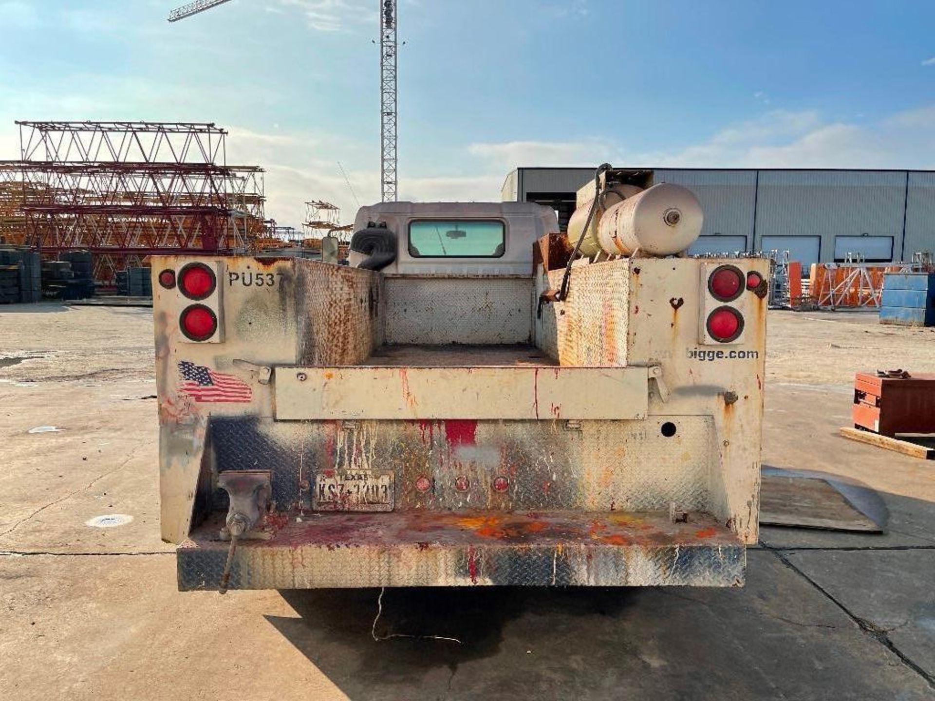 FORD LCF TANDEM AXLE SERVICE TRUCK - Image 9 of 10