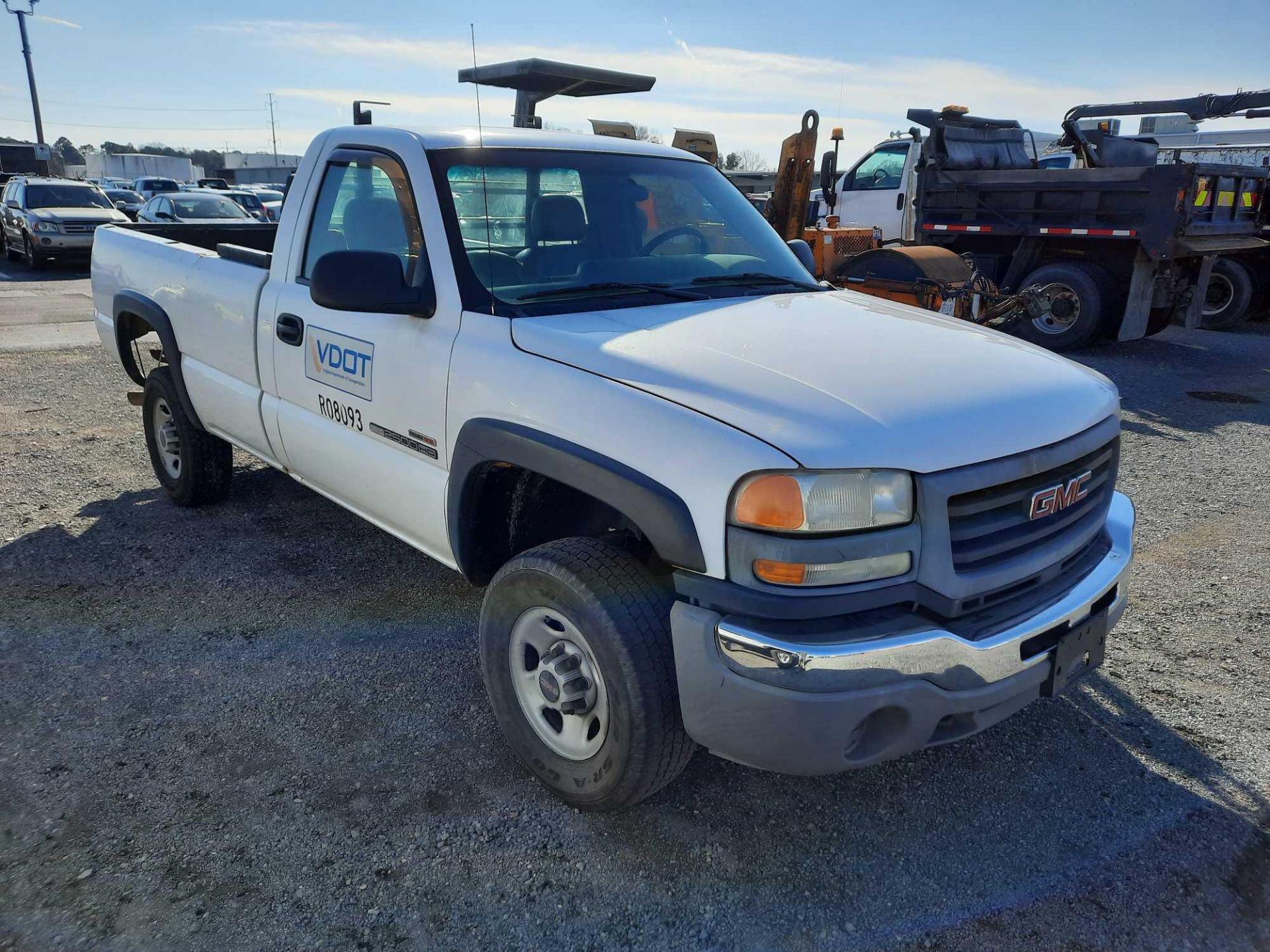 2005 GMC Sierra 2500 HD PICK UP TRUCK (INOPERABLE) - Bild 4 aus 13