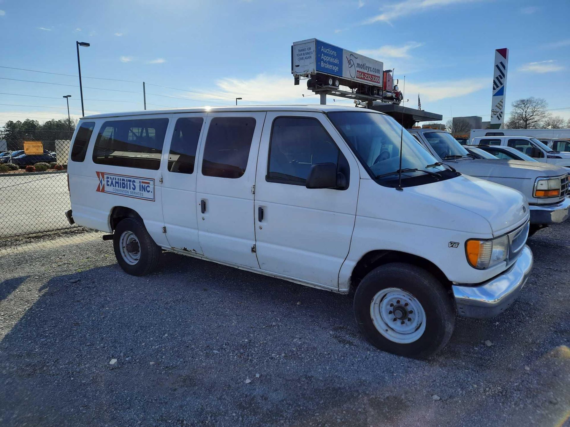 2001 FORD E-350 VAN - Image 4 of 16