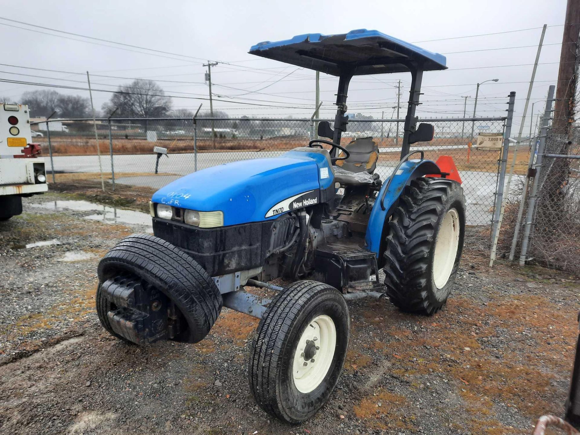 200 NEW HOLLAND TN70 TRACTOR