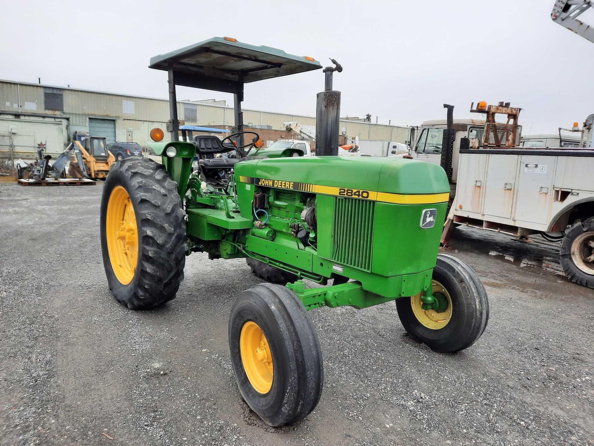 2840 JOHN DEERE TRACTOR - Image 4 of 4