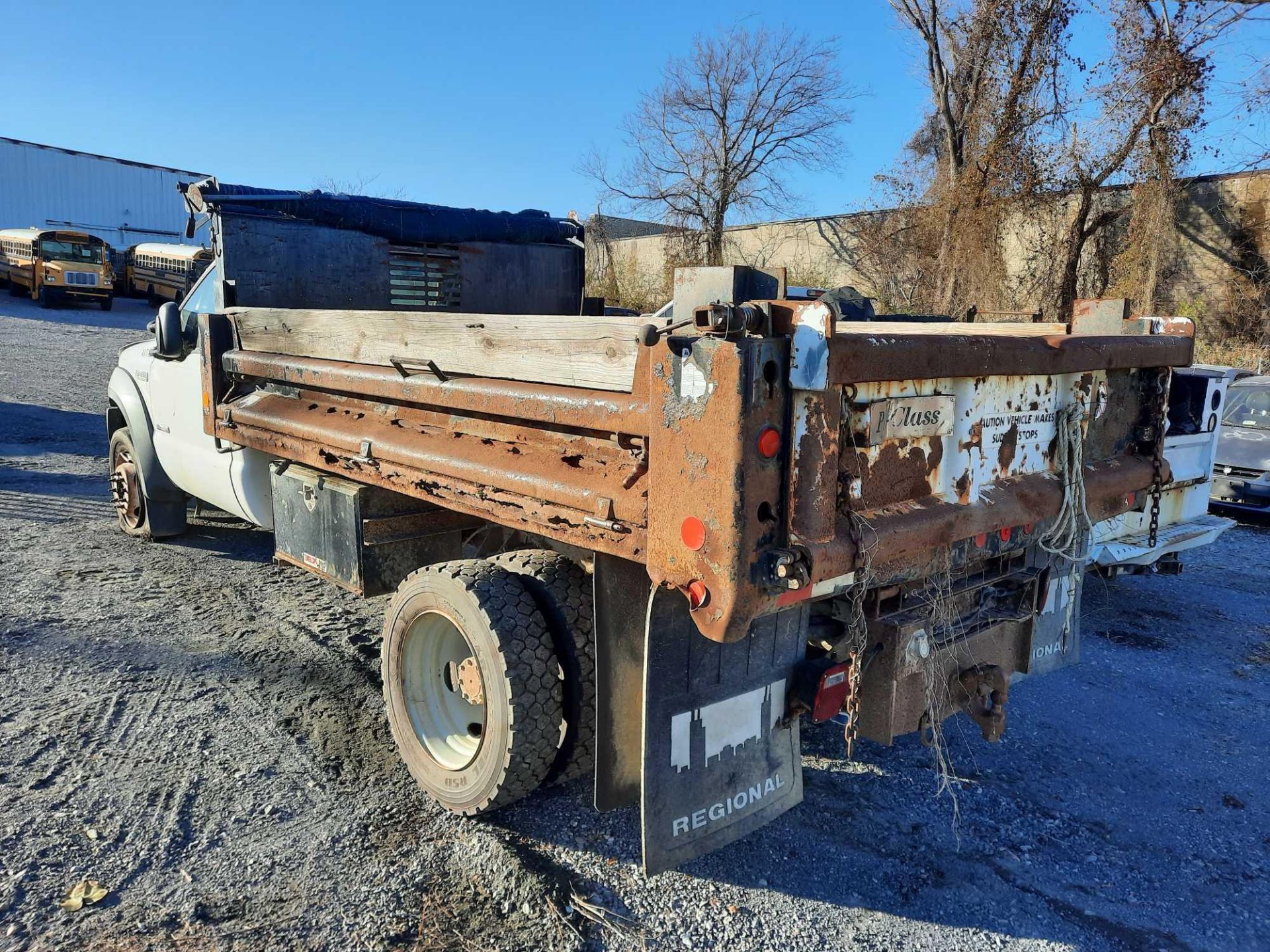 2005 FORD F450 XL SUPER DUTY 11' DUMP TRUCK (INOPERABLE) - Image 3 of 26