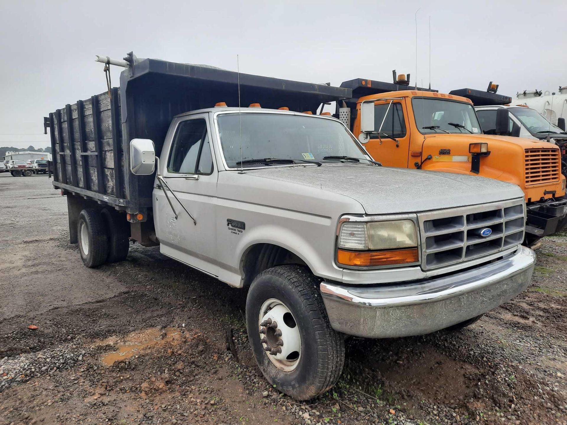 1992 FORD F550 STAKE BODY (VDOT UNIT: 20-10-0041) - Image 2 of 13