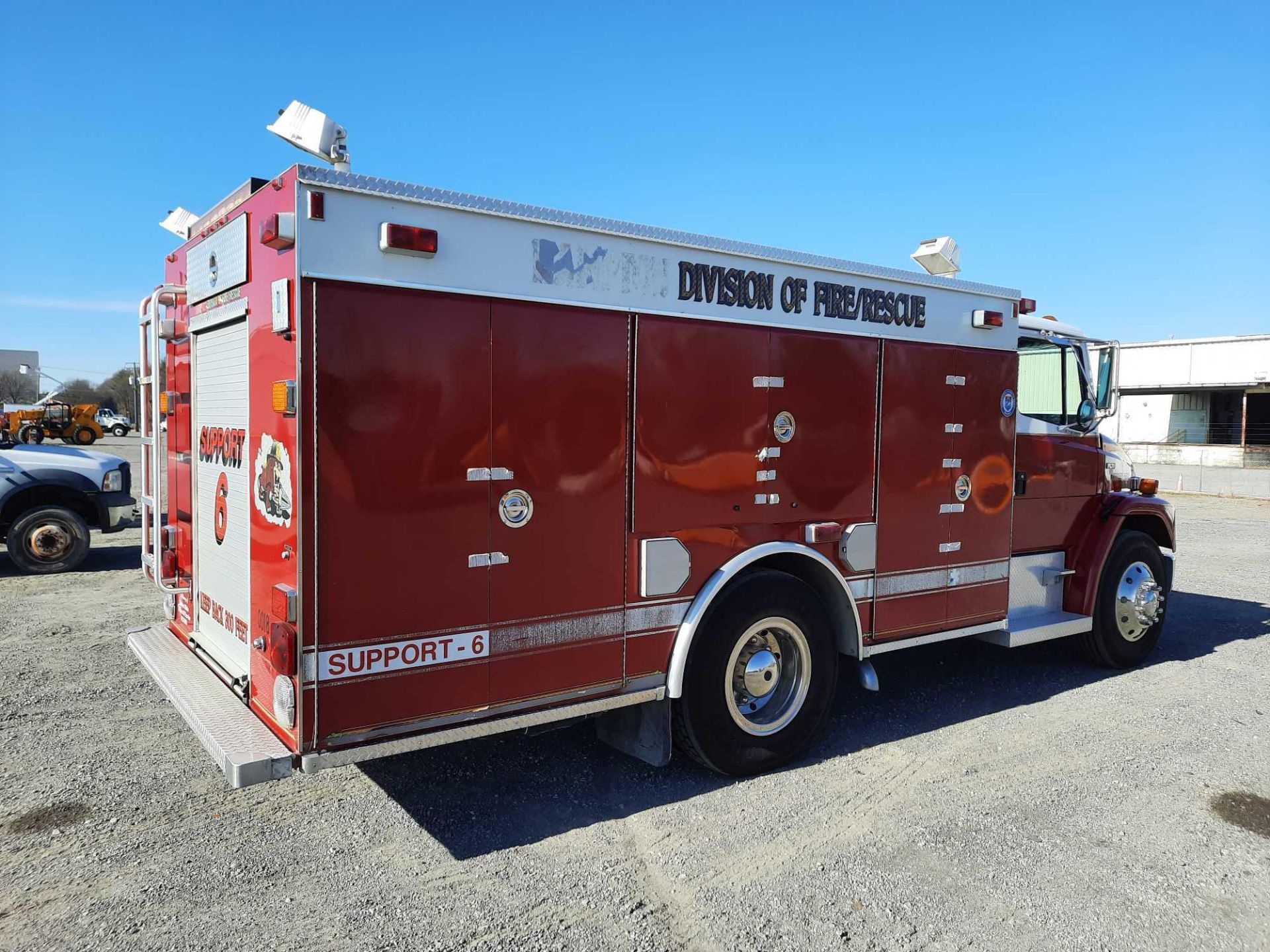 1997 FREIGHTLINER FL70 FIRE TRUCK - Image 3 of 30