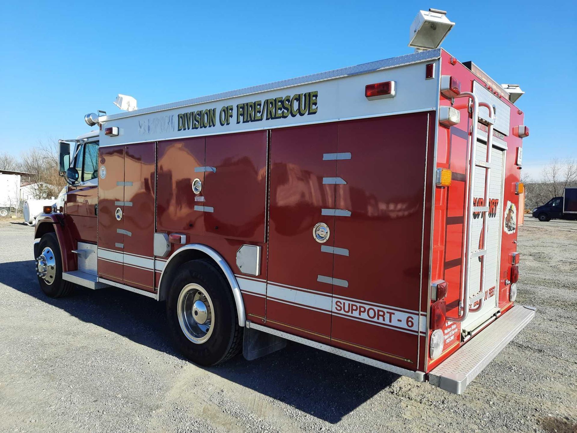 1997 FREIGHTLINER FL70 FIRE TRUCK - Image 2 of 30