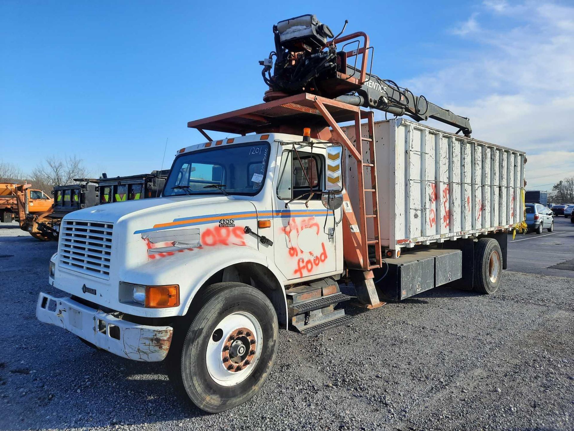 2001 INTERNATIONAL 4700 (INOPERABLE)