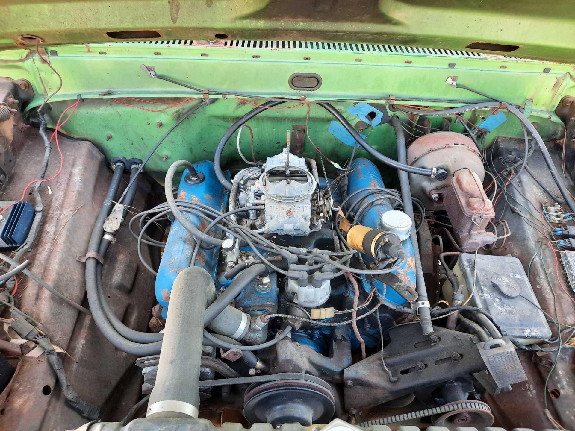 1972 FORD CREW CAB 350 PICK UP TRUCK (INOPERABLE) - Image 10 of 15