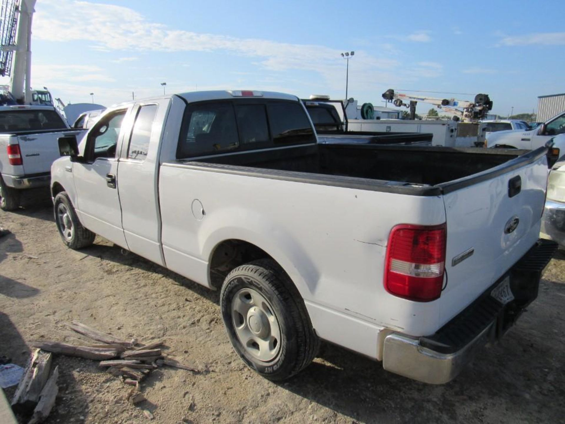 2005 FORD F150 EXTENDED CAB PICK UP TRUCK - Image 4 of 28