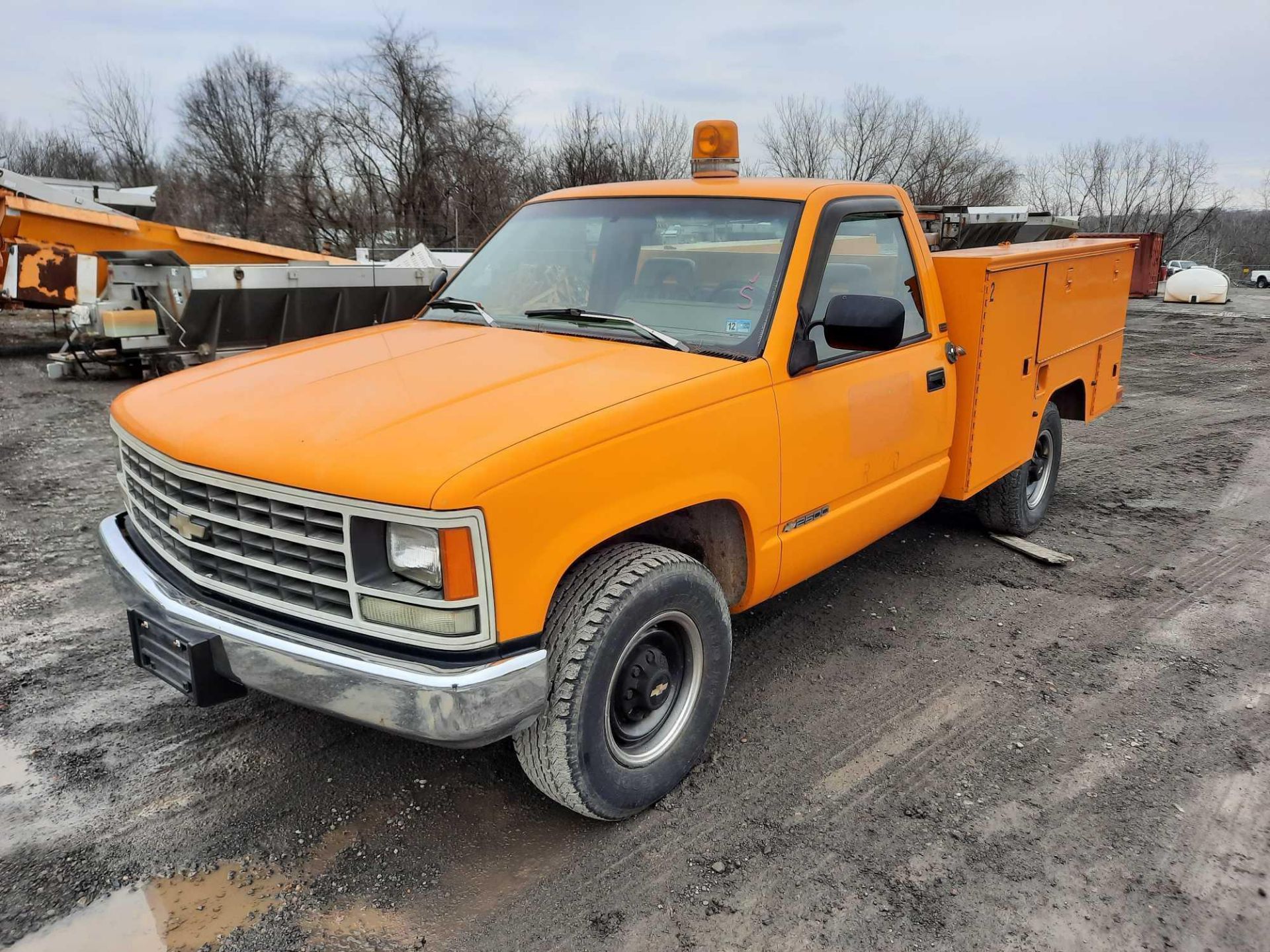 1993 CHEVROLET 2500 UTIL BODY TRUCK (VDOT UNIT #: R67610)