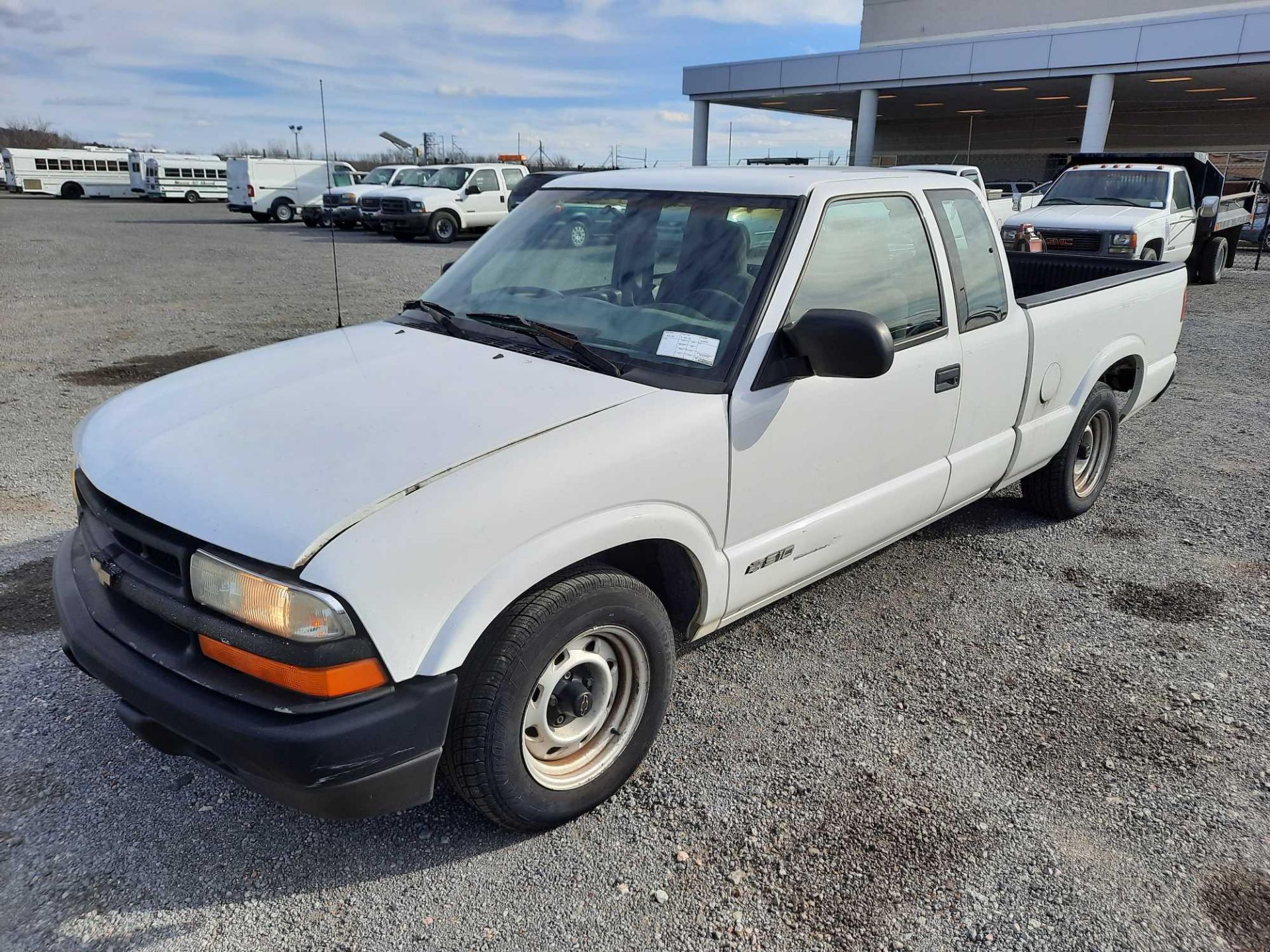 2001 CHEVROLET S10 PICKUP TRUCK