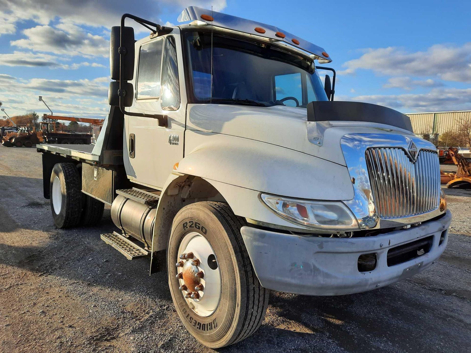 2006 INTERNATIONAL 4300 10' FLATBED TRUCK - Bild 4 aus 15