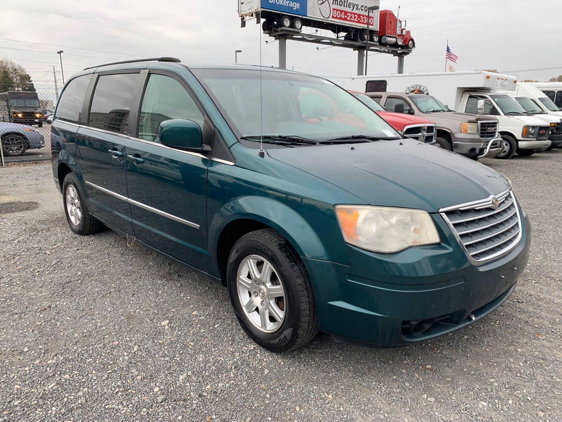 2009 CHRYSLER TOWN & COUNTRY - Image 3 of 19