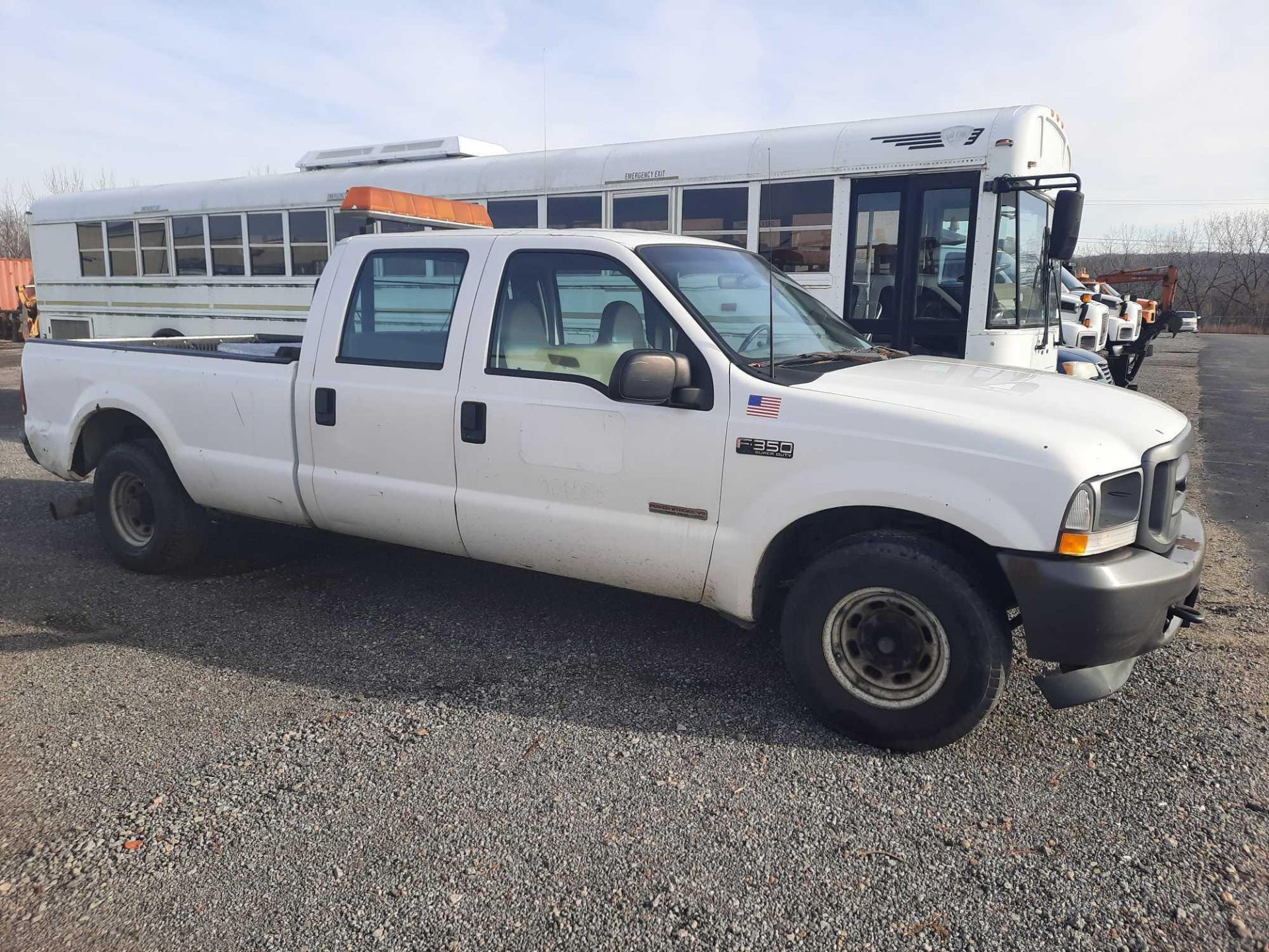 2003 FORD F350 PICK UP TRUCK (VDOT UNIT: R06580) (INOPERABLE) - Image 4 of 15