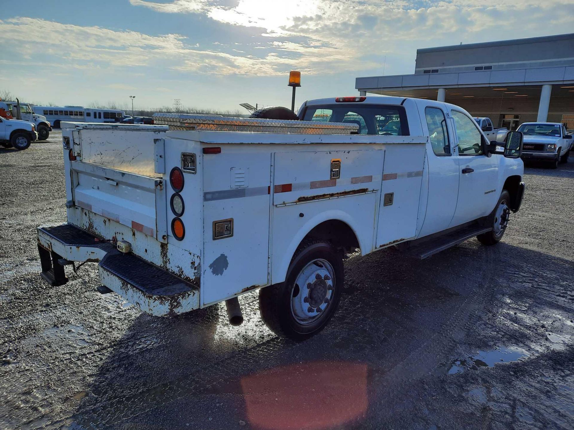 2009 CHEVROLET 3500HD 4x4 RAILROAD SERVICE TRUCK - Image 3 of 31