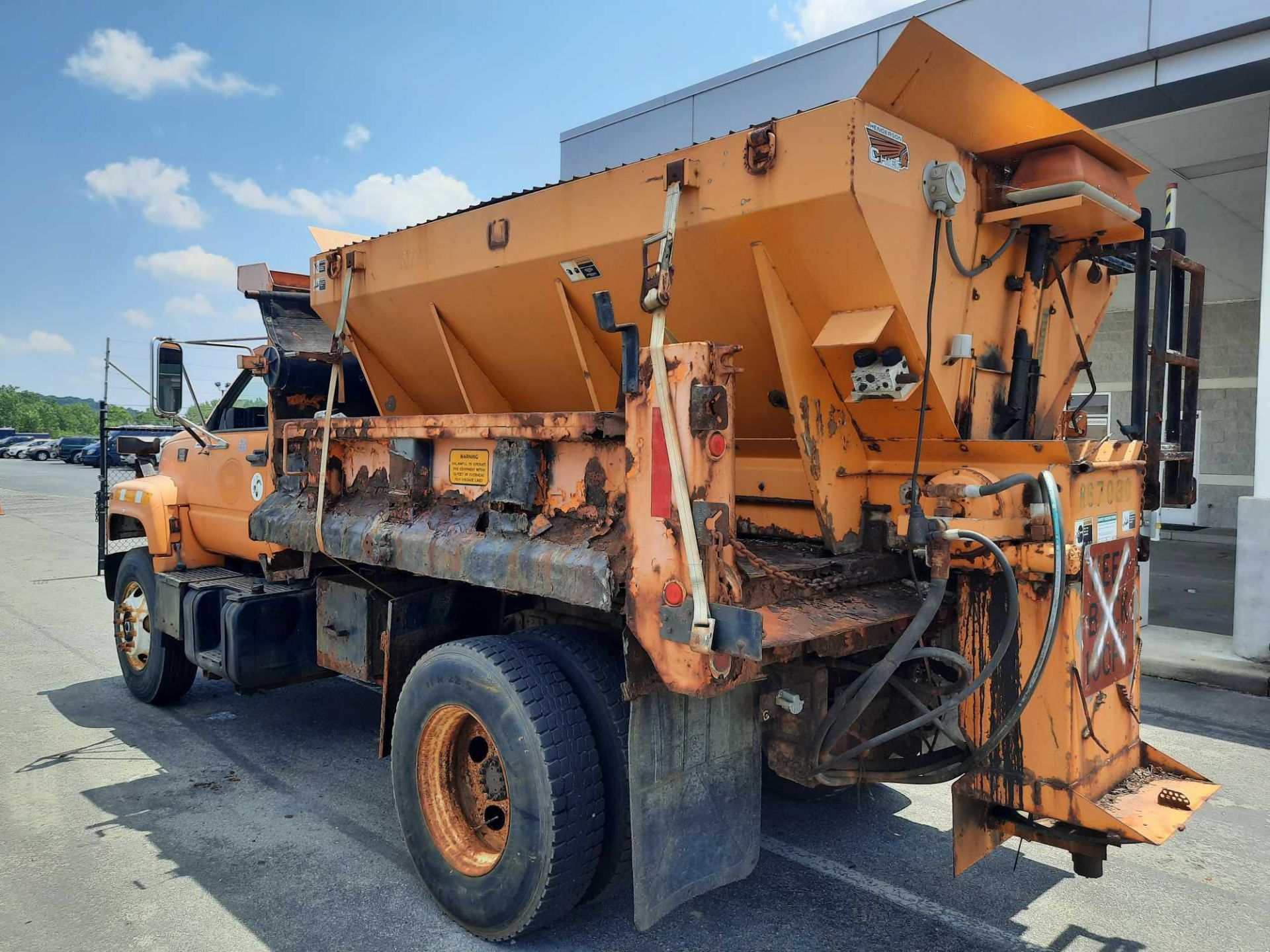 2000 GMC C7500 S/A 10' DUMP TRUCK - Image 3 of 21