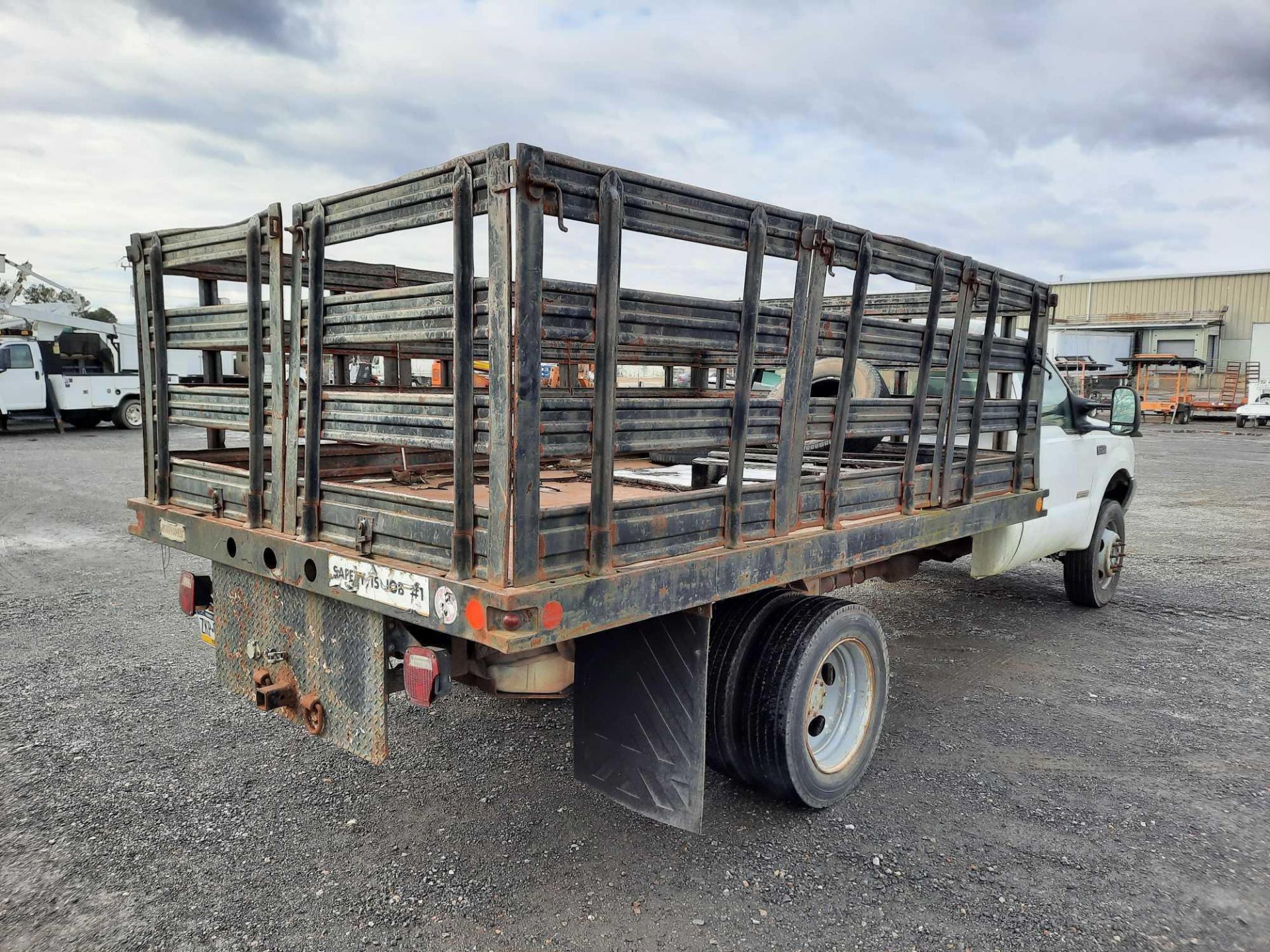 2004 FORD F-450 STAKE BODY TRUCK - Image 3 of 16