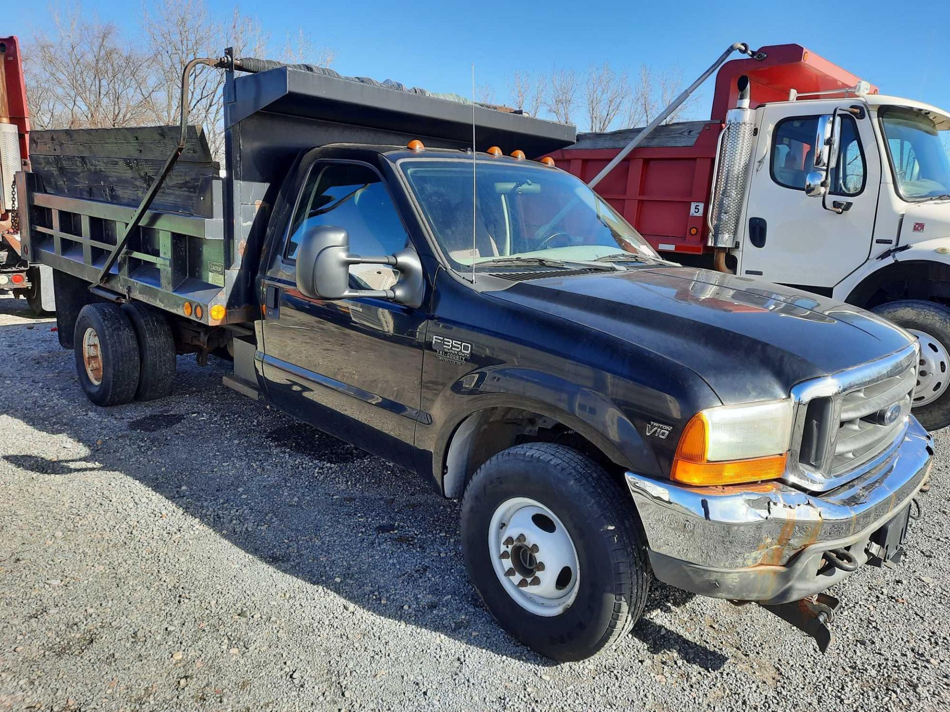 2001 FORD F350 XL SUPER DUTY S/A 11' DUMP BODY TRUCK W/SNOWPLOW (INOPERABLE) - Image 4 of 25