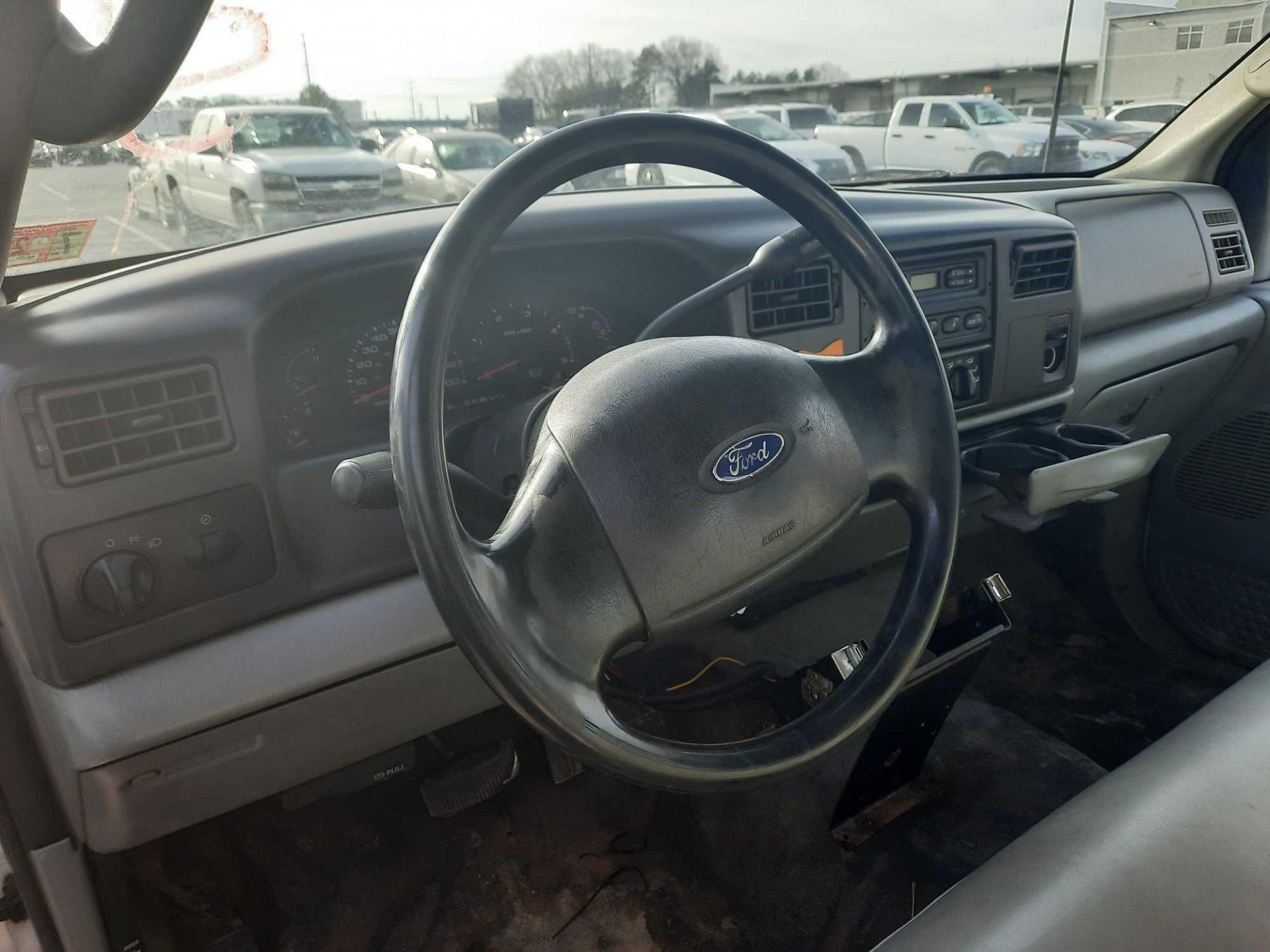 2003 FORD F350 PICK UP TRUCK (VDOT UNIT: R06580) (INOPERABLE) - Image 7 of 15