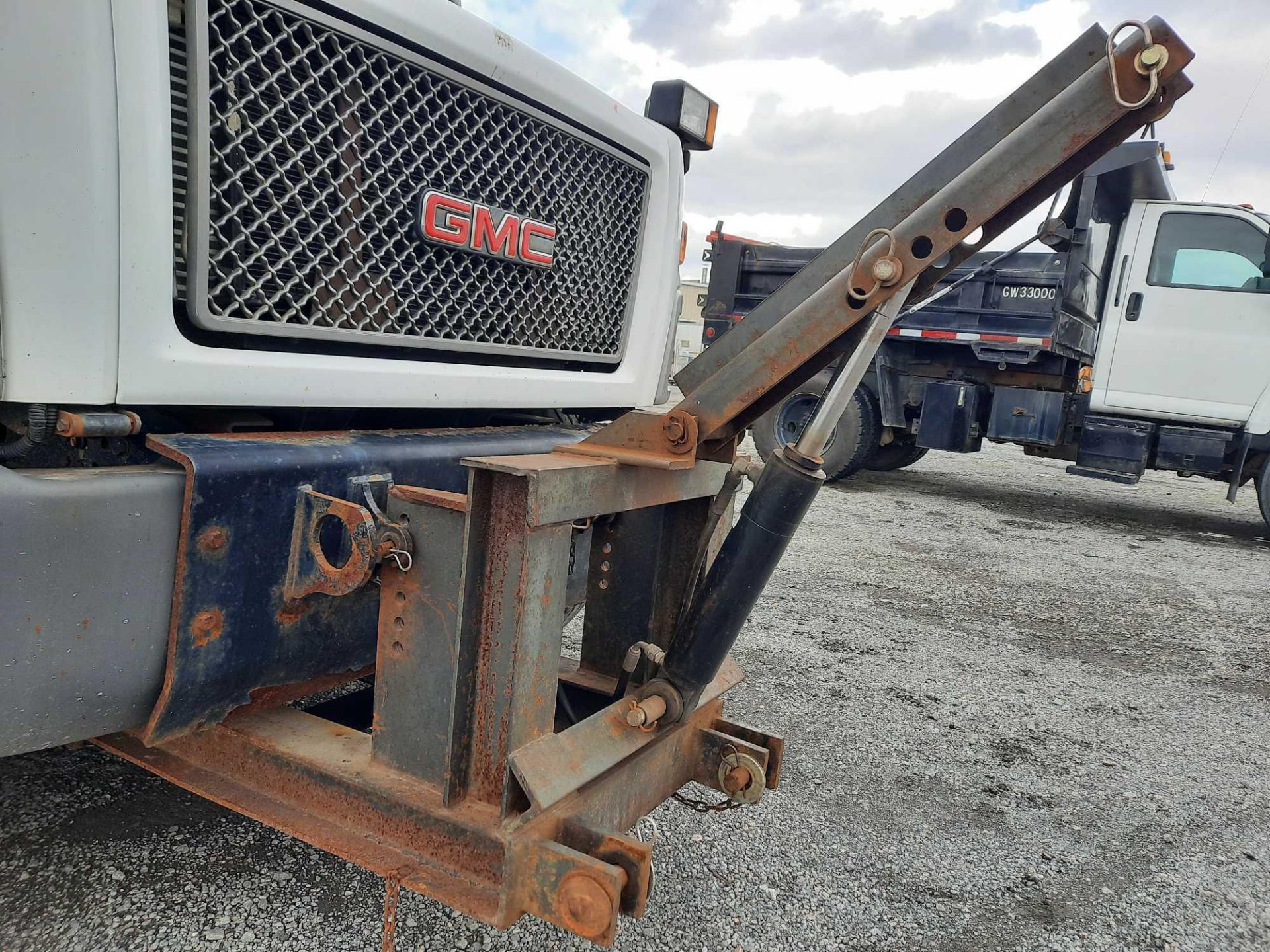 2006 GMC 7500 S/A 10' DUMP TRUCK (VDOT UNIT: R08291) - Image 16 of 19