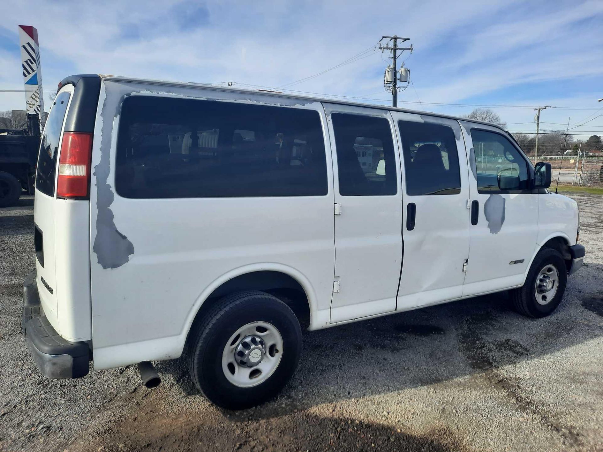 2006 CHEVROLET 3500 EXPRESS VAN - Image 3 of 14