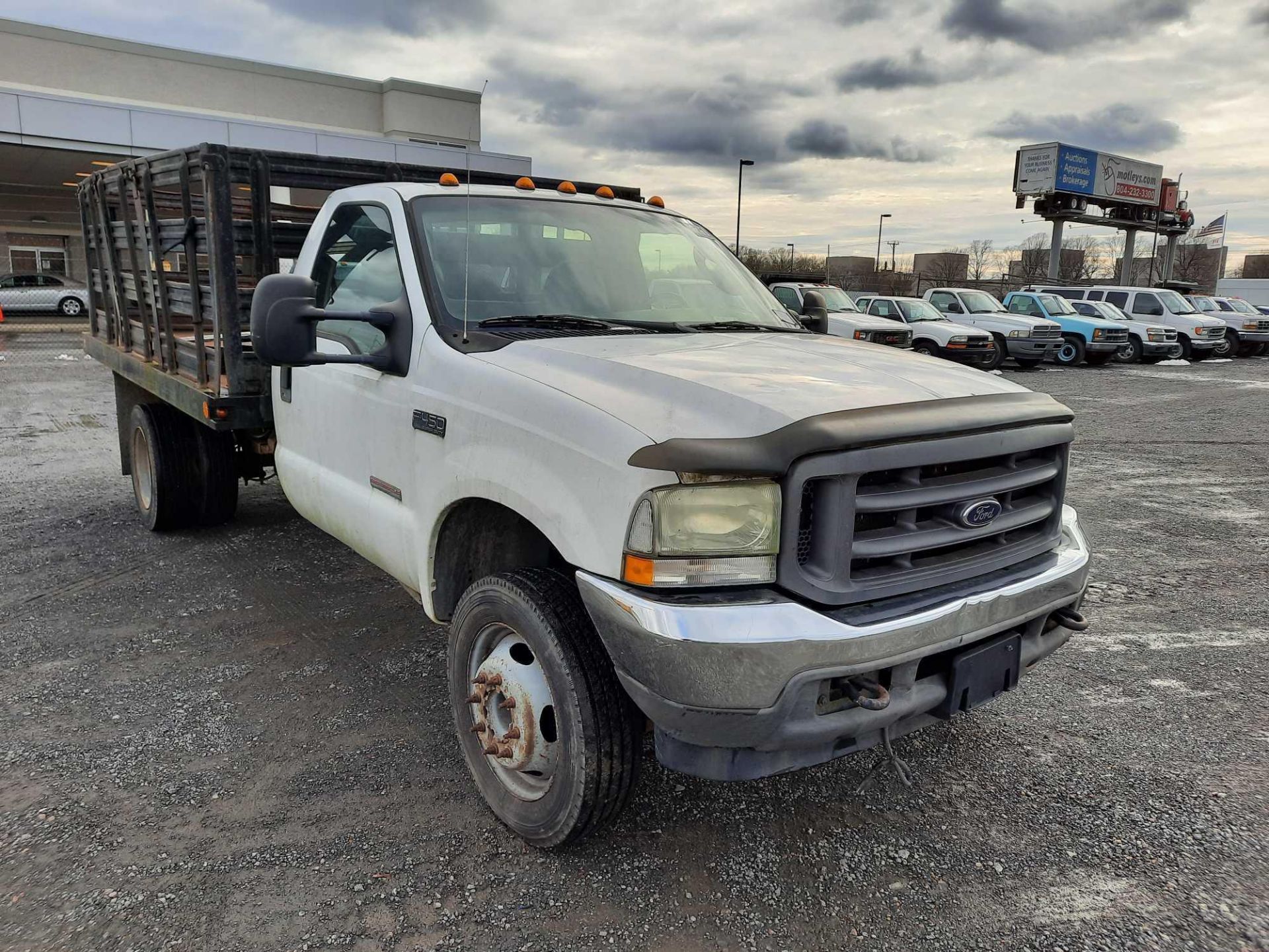 2004 FORD F-450 STAKE BODY TRUCK - Image 4 of 16