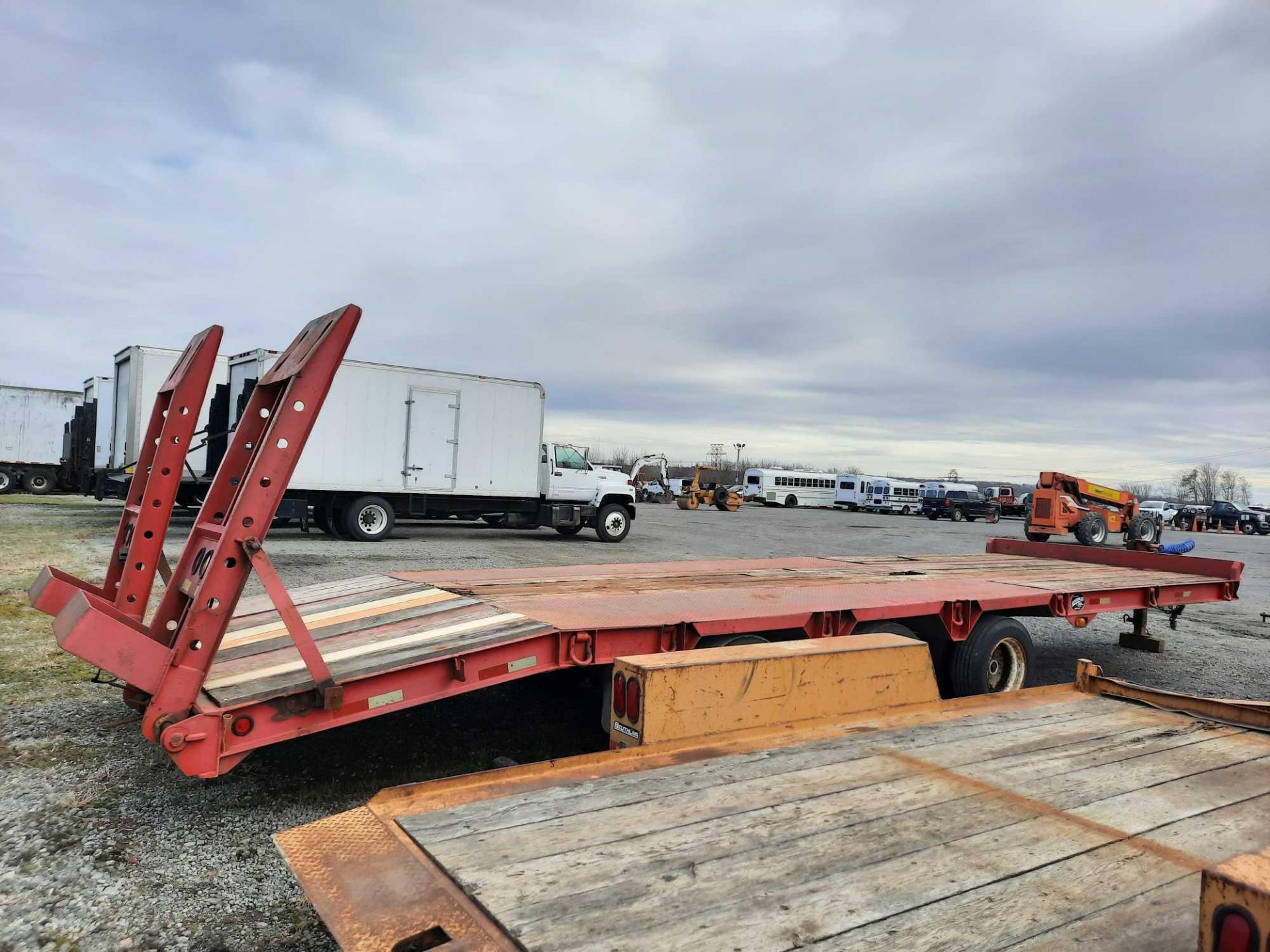 2004 PITTS TRI-AXLE TRAILER - Image 3 of 4