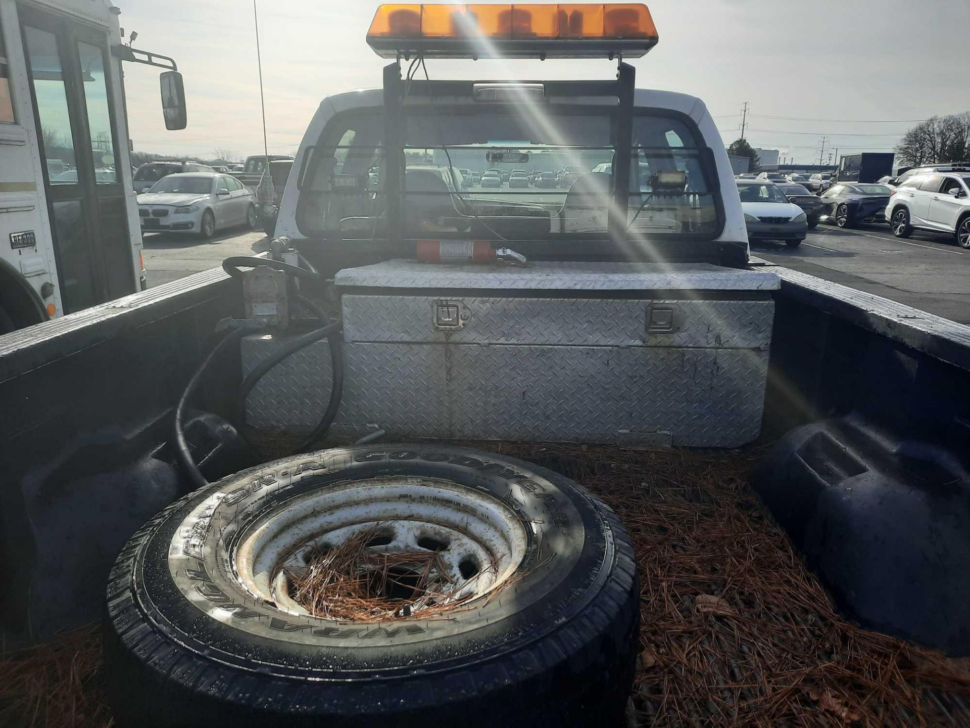 2003 FORD F350 PICK UP TRUCK (VDOT UNIT: R06580) (INOPERABLE) - Image 11 of 15