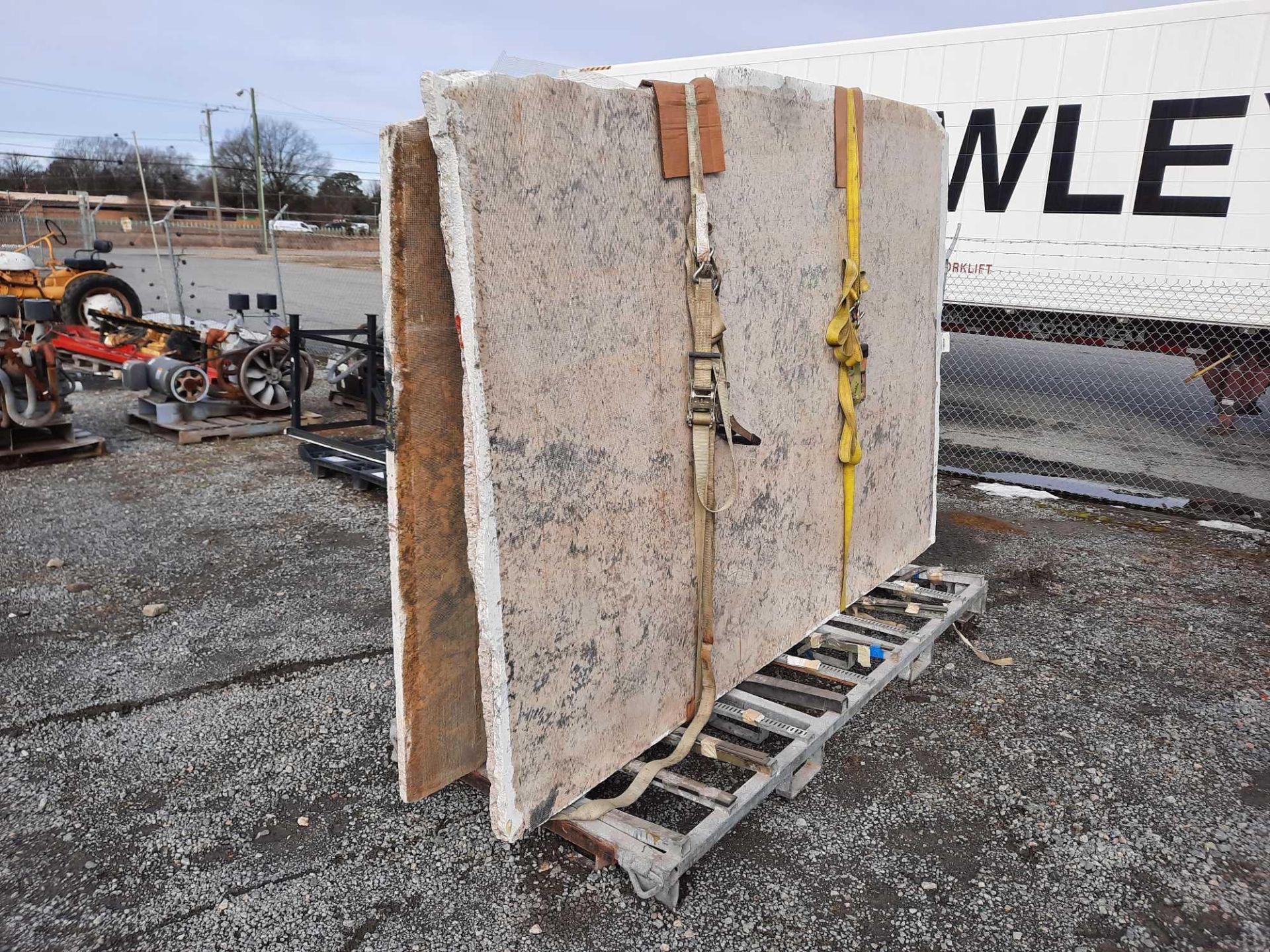 ROUGH CUT GRANITE SLABS - Image 4 of 4