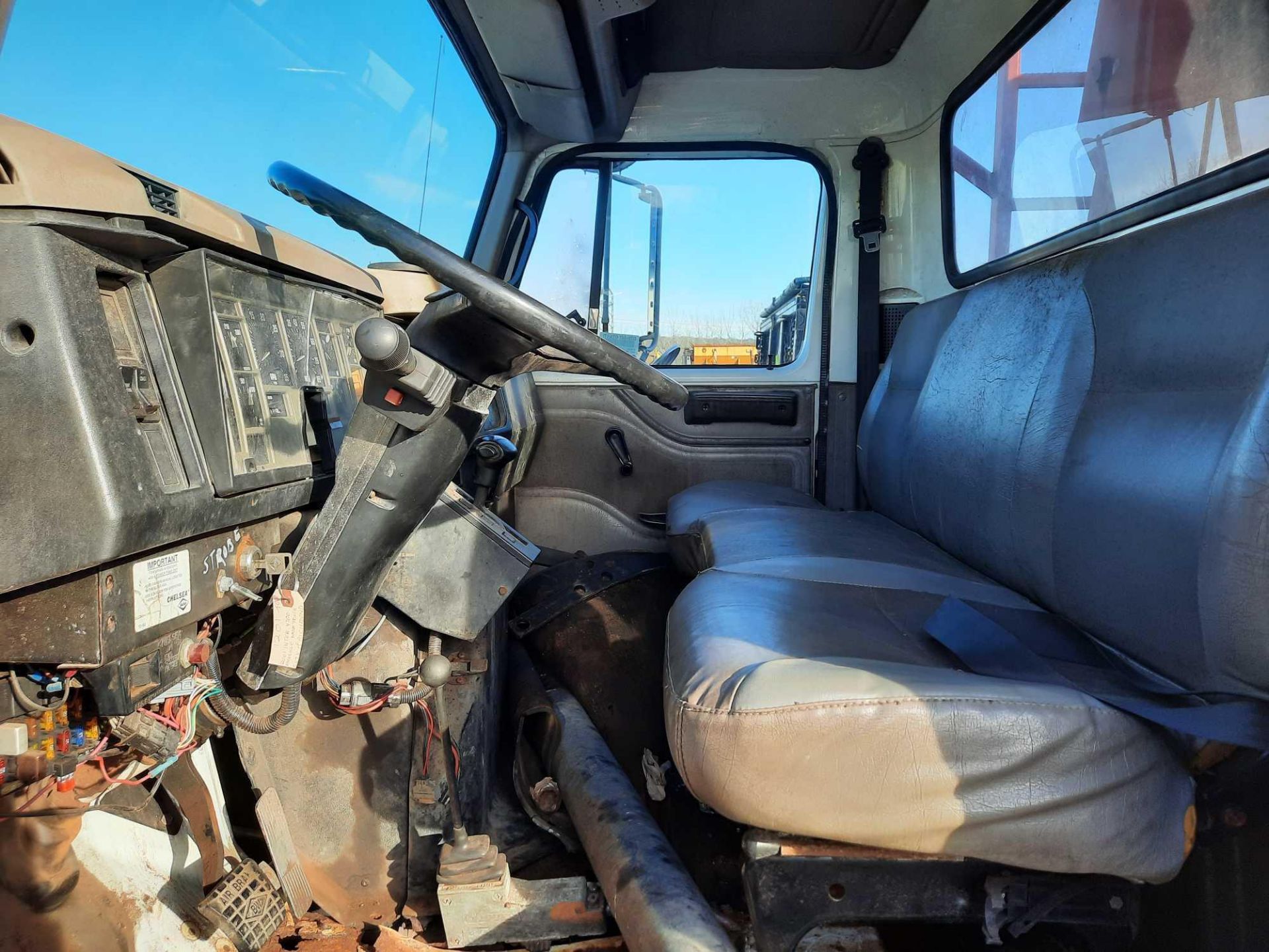 2001 INTERNATIONAL 4700 (INOPERABLE) - Bild 9 aus 12