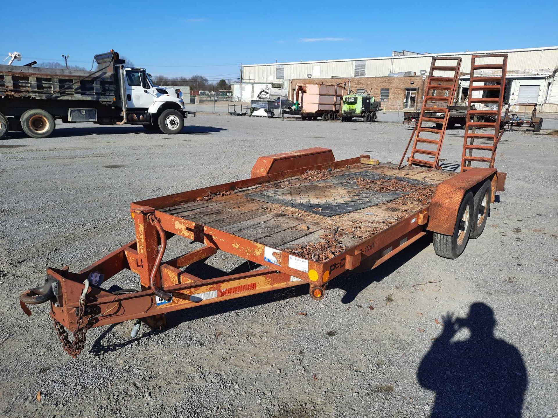 2004 SUTR TANDEM AXLE TRAILER - Image 4 of 4